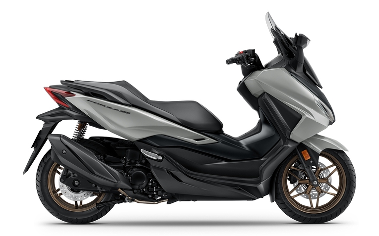 Honda chính thức ra mắt mẫu xe tay ga có thể cạnh tranh sòng phẳng với Yamaha XMAX 300- Ảnh 1. Honda chính thức ra mắt mẫu xe tay ga có thể cạnh tranh sòng phẳng với Yamaha XMAX 300- Ảnh 1.