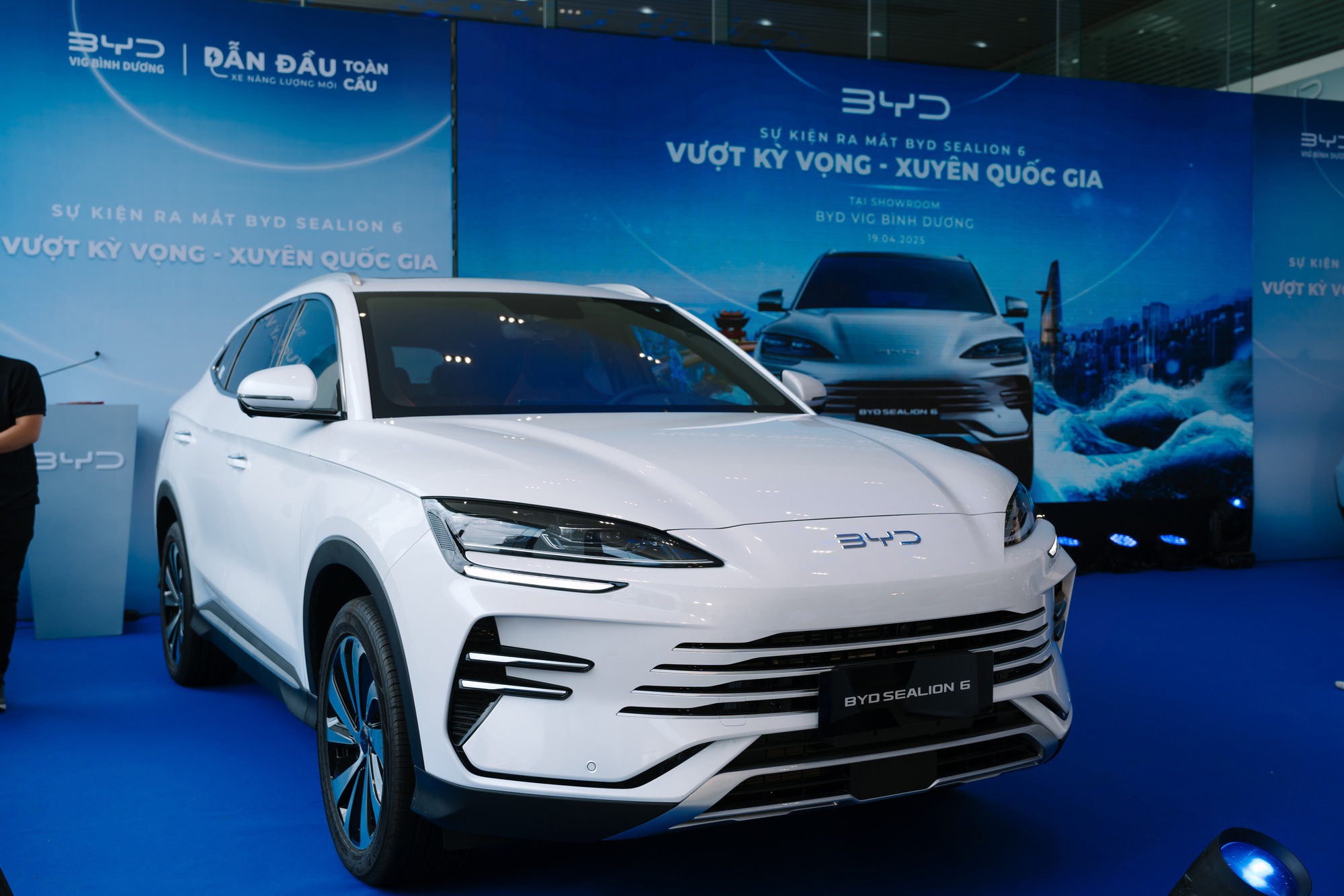 BYD VIG Bình Dương tạo cơn sốt với sự kiện ra mắt BYD Sealion 6- Ảnh 4. BYD VIG Bình Dương tạo cơn sốt với sự kiện ra mắt BYD Sealion 6- Ảnh 4.