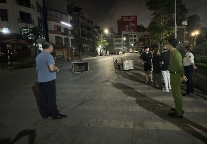 Hà Nội: Nữ công nhân môi trường bị đâm tử vong khi đang làm việc vào ban đêm- Ảnh 1.