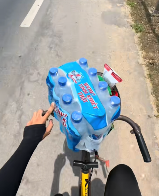 Thanh niên nổi tiếng mạng đã đến TP.HCM sau 22 ngày đạp xe từ Hà Nội, nói 5 từ không ngờ khi đã kịp Thanh niên nổi tiếng mạng đã đến TP.HCM sau 22 ngày đạp xe từ Hà Nội, nói 5 từ không ngờ khi đã kịp