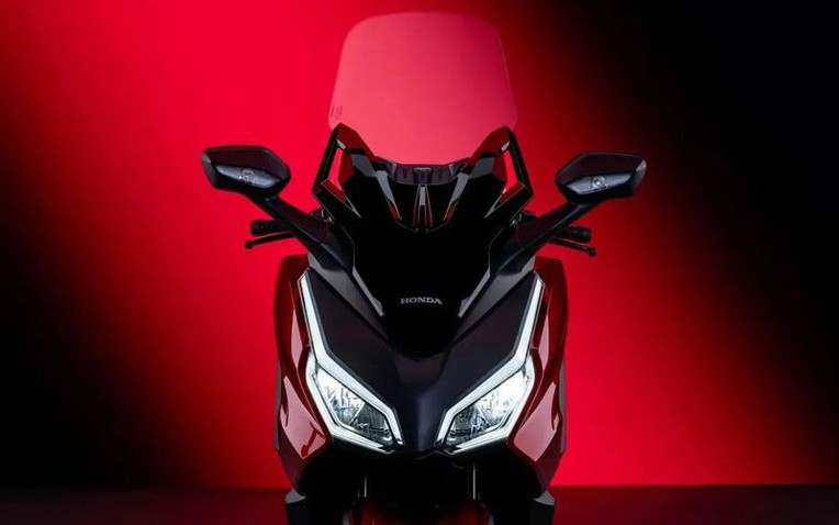 Honda cho ra mắt mẫu xe tay ga cao cấp hơn cả Honda SH, được trang bị nhiều tính năng 'khủng' với động cơ siêu mạnh- Ảnh 1.