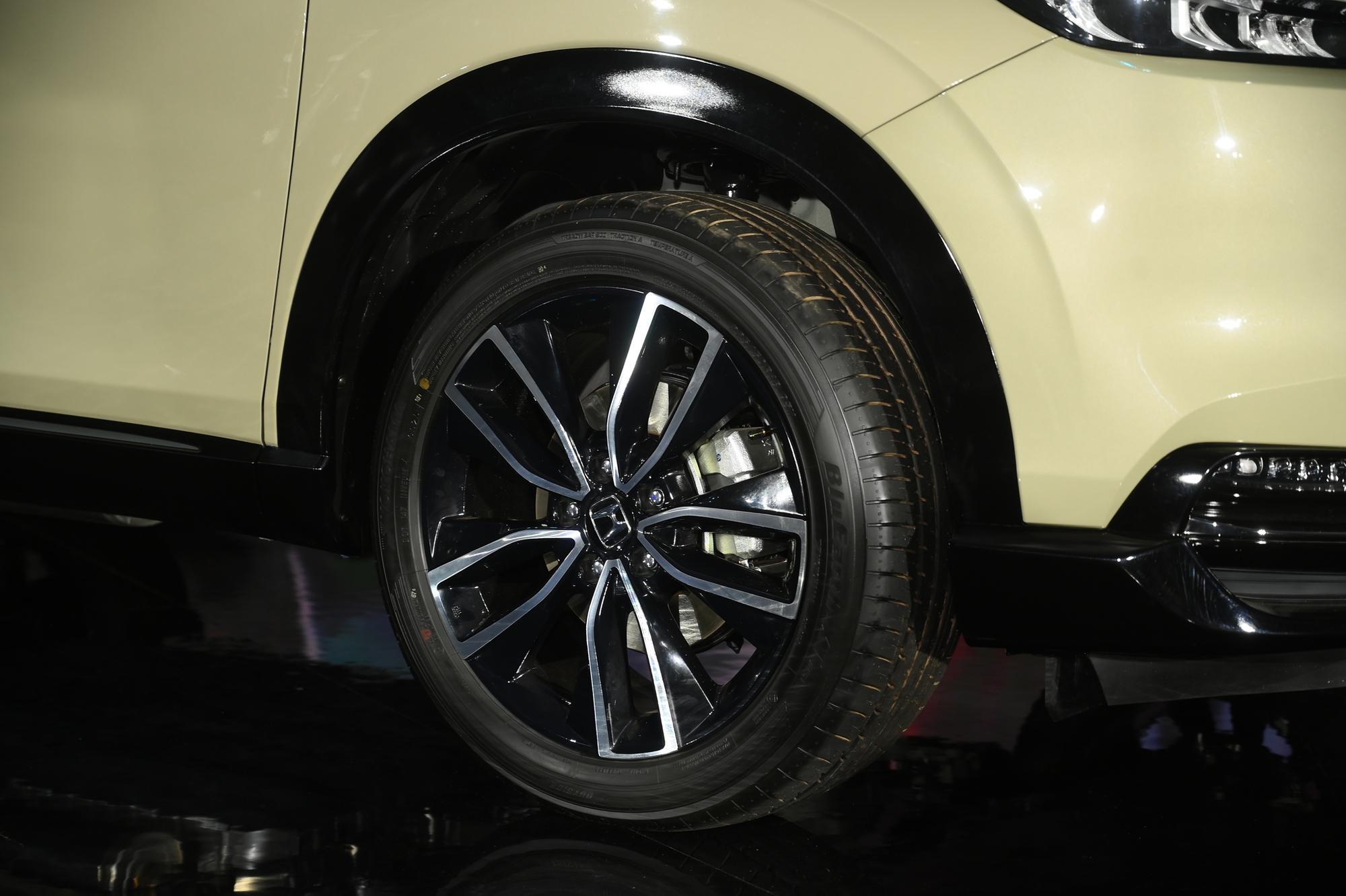 Các bản Honda HR-V 2025 tại Việt Nam có gì khác biệt: Bản ‘base’ tối giản tiện nghi, thêm 170 triệu đồng có nội thất xịn, thêm động cơ hybrid- Ảnh 5.