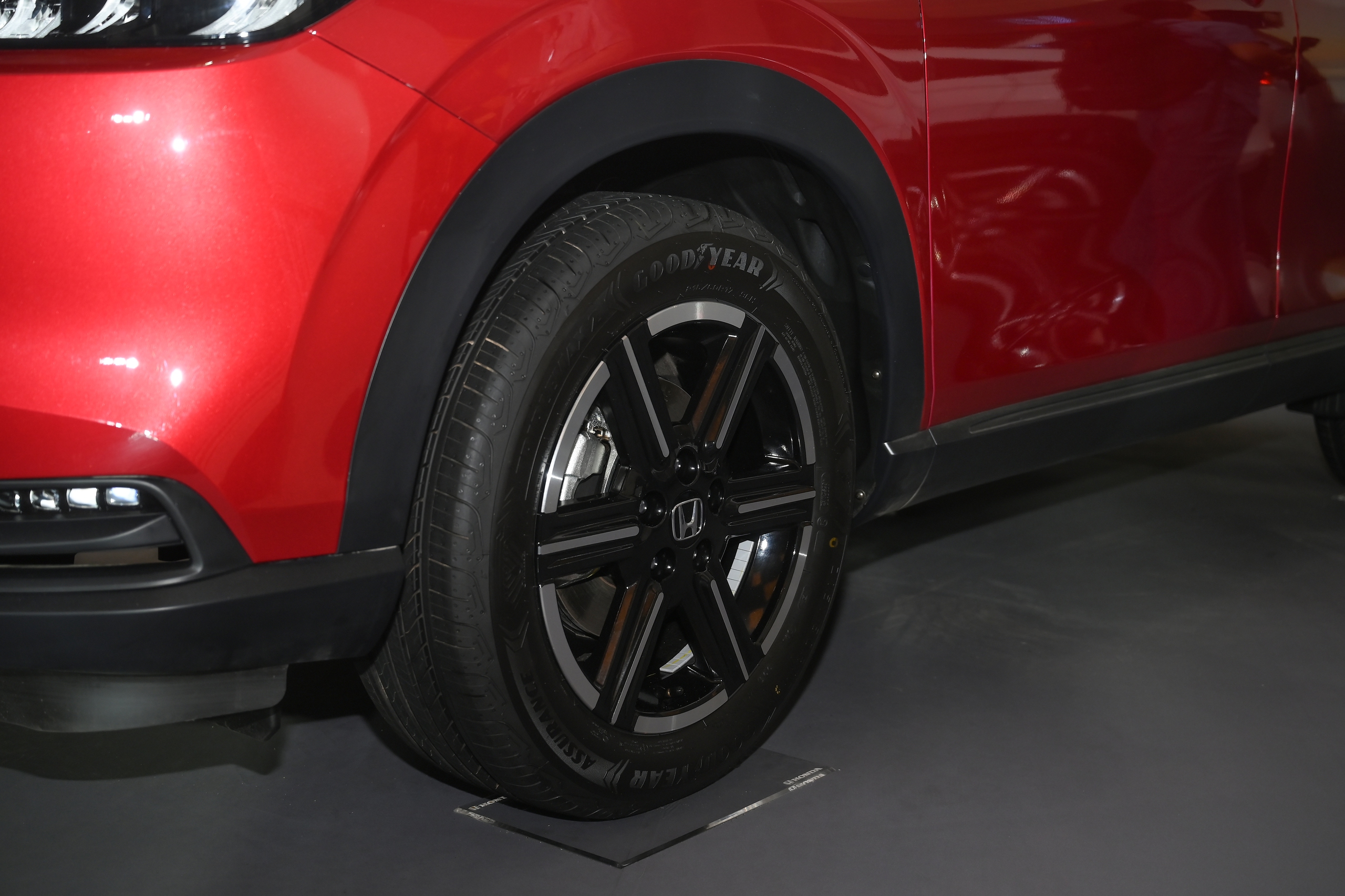 Các bản Honda HR-V 2025 tại Việt Nam có gì khác biệt: Bản ‘base’ tối giản tiện nghi, thêm 170 triệu đồng có nội thất xịn, thêm động cơ hybrid- Ảnh 4.