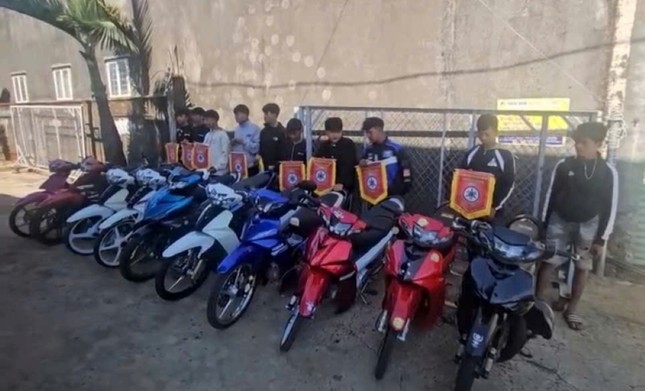 Đắk Nông chặn đứng nhóm ‘quái xế tuổi teen’ tụ tập đua xe trái phép- Ảnh 2. Đắk Nông chặn đứng nhóm ‘quái xế tuổi teen’ tụ tập đua xe trái phép- Ảnh 2.