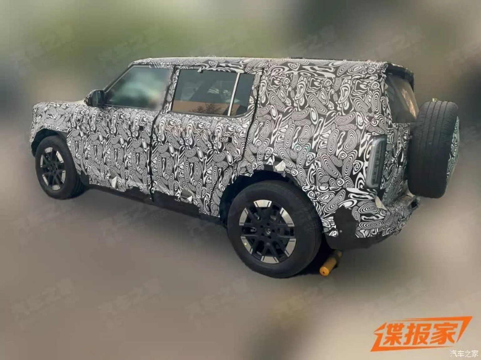 SUV mới của Ford lần đầu lộ diện với dáng hầm hố hơn Everest, góc cạnh kiểu Prado- Ảnh 2. SUV mới của Ford lần đầu lộ diện với dáng hầm hố hơn Everest, góc cạnh kiểu Prado- Ảnh 2.
