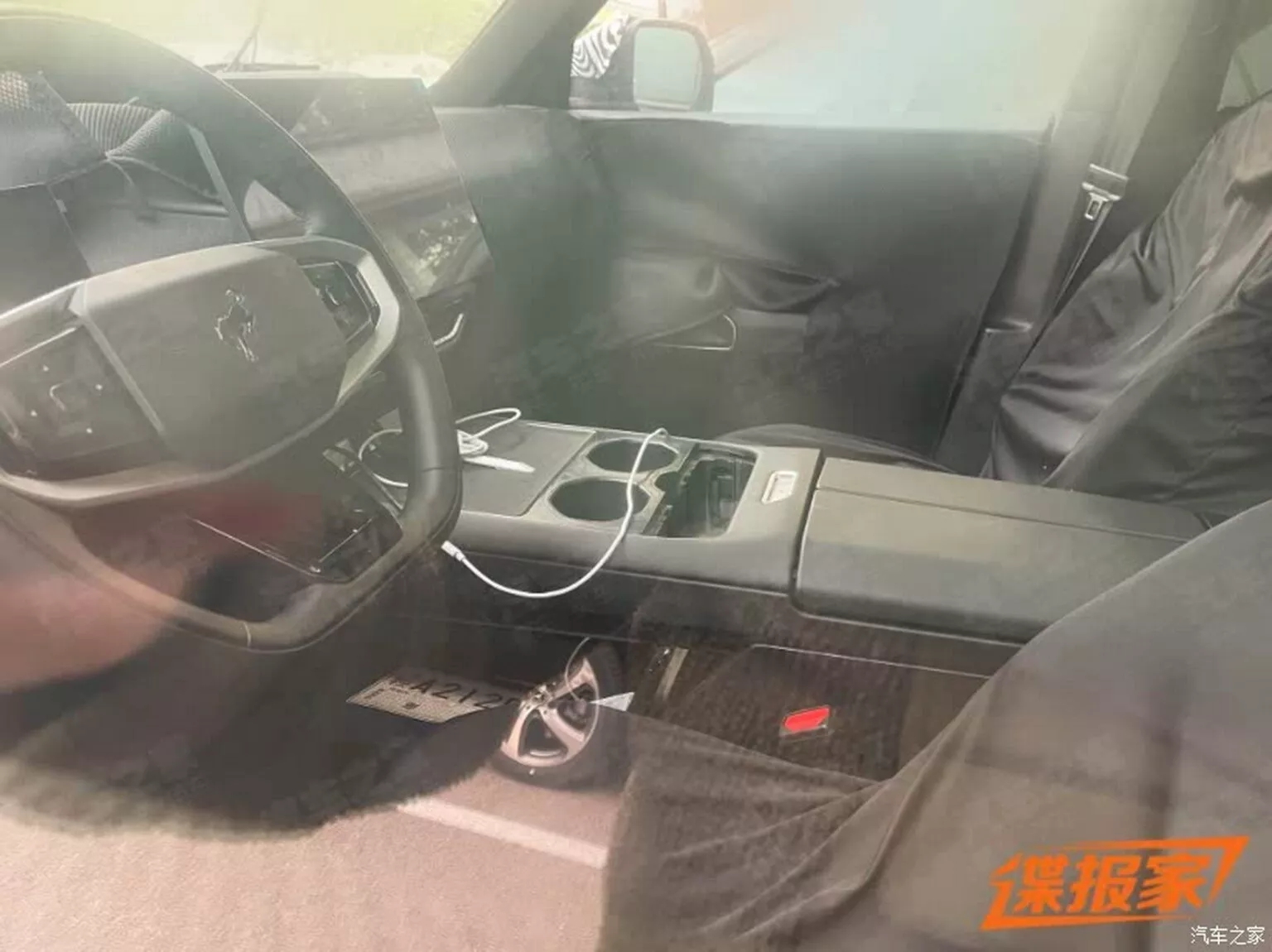 SUV mới của Ford lần đầu lộ diện với dáng hầm hố hơn Everest, góc cạnh kiểu Prado- Ảnh 6. SUV mới của Ford lần đầu lộ diện với dáng hầm hố hơn Everest, góc cạnh kiểu Prado- Ảnh 6.