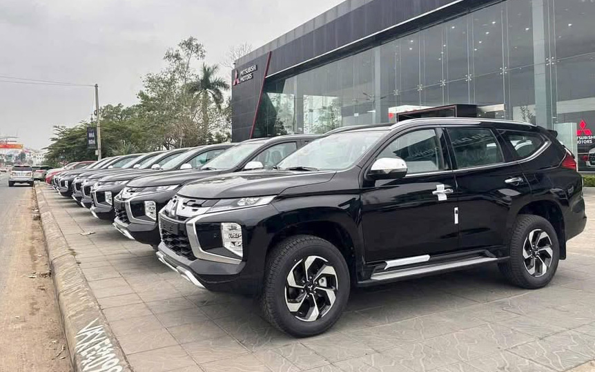 Mitsubishi Pajero Sport 2025 giảm giá còn 1,13 tỷ đồng, đại lý bù thêm nhiều ‘option’ khuyết thiếu cạnh tranh Everest- Ảnh 11. Mitsubishi Pajero Sport 2025 giảm giá còn 1,13 tỷ đồng, đại lý bù thêm nhiều ‘option’ khuyết thiếu cạnh tranh Everest- Ảnh 11.