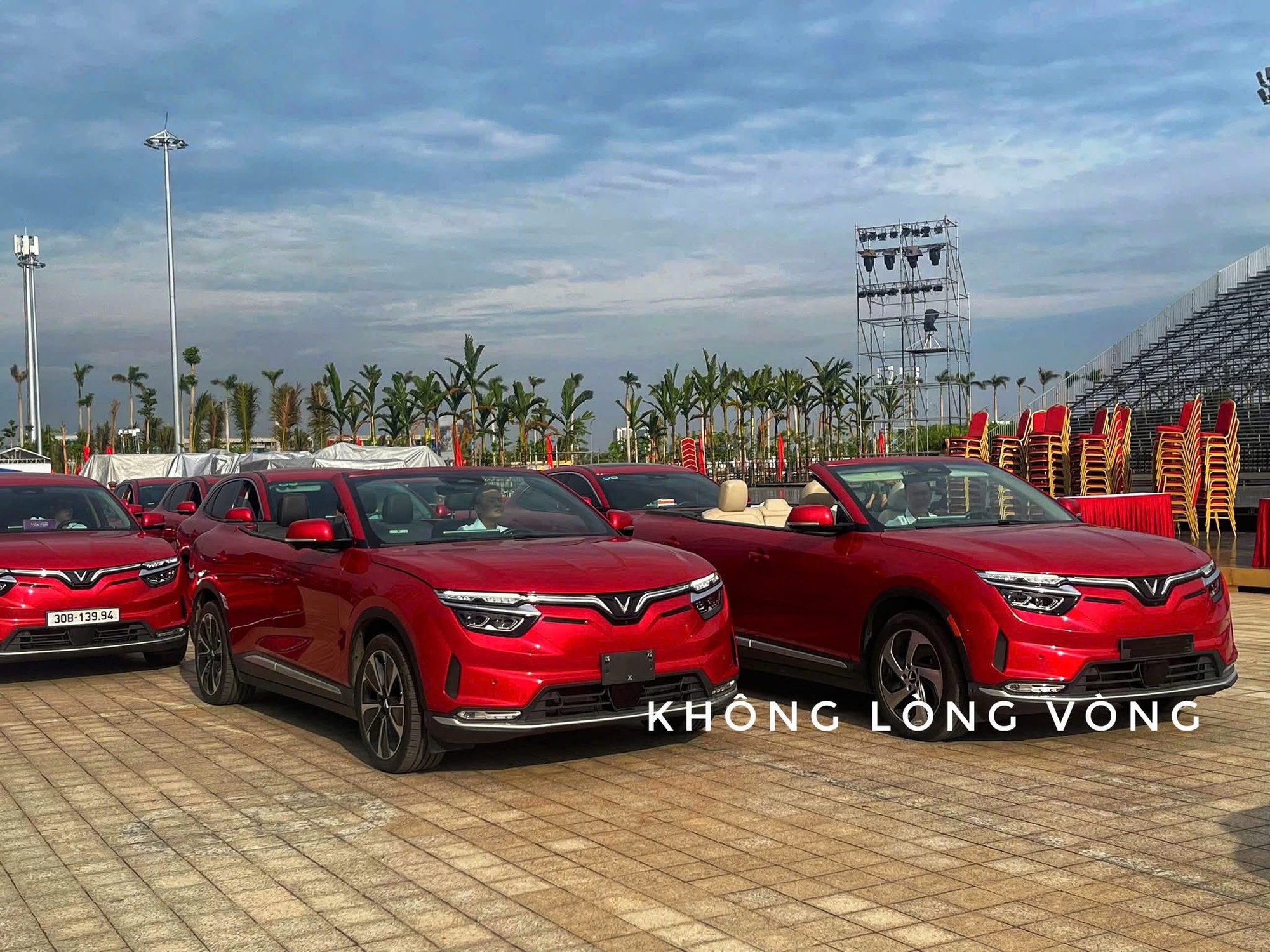 Cơ hội xem tận mắt bộ đôi VinFast VF 8 mui trần tại Hải Phòng: Thiết kế như xe thương mại, có 2 phiên bản- Ảnh 3. Cơ hội xem tận mắt bộ đôi VinFast VF 8 mui trần tại Hải Phòng: Thiết kế như xe thương mại, có 2 phiên bản- Ảnh 3.