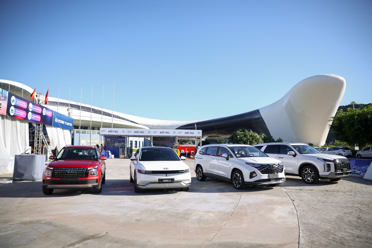 Hyundai ‘chạy show’ bảo dưỡng miễn phí 1.200 xe tại 10 tỉnh, thành này- Ảnh 2. Hyundai ‘chạy show’ bảo dưỡng miễn phí 1.200 xe tại 10 tỉnh, thành này- Ảnh 2.