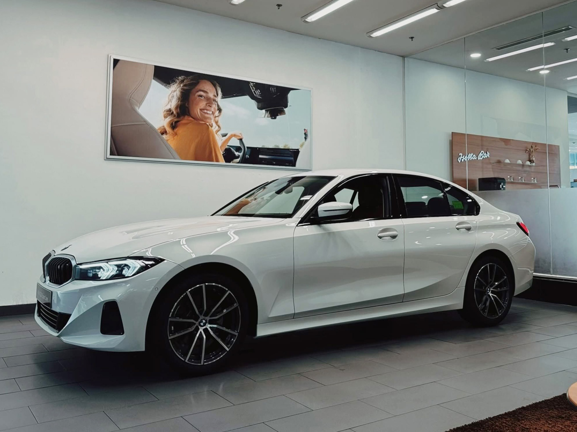 3 bản BMW 3 Series 2025 có giá tại đại lý: Từ 1,549 tỷ đồng, nâng cấp công nghệ nhưng cắt một thứ đắt tiền mà C-Class vừa thêm- Ảnh 3.