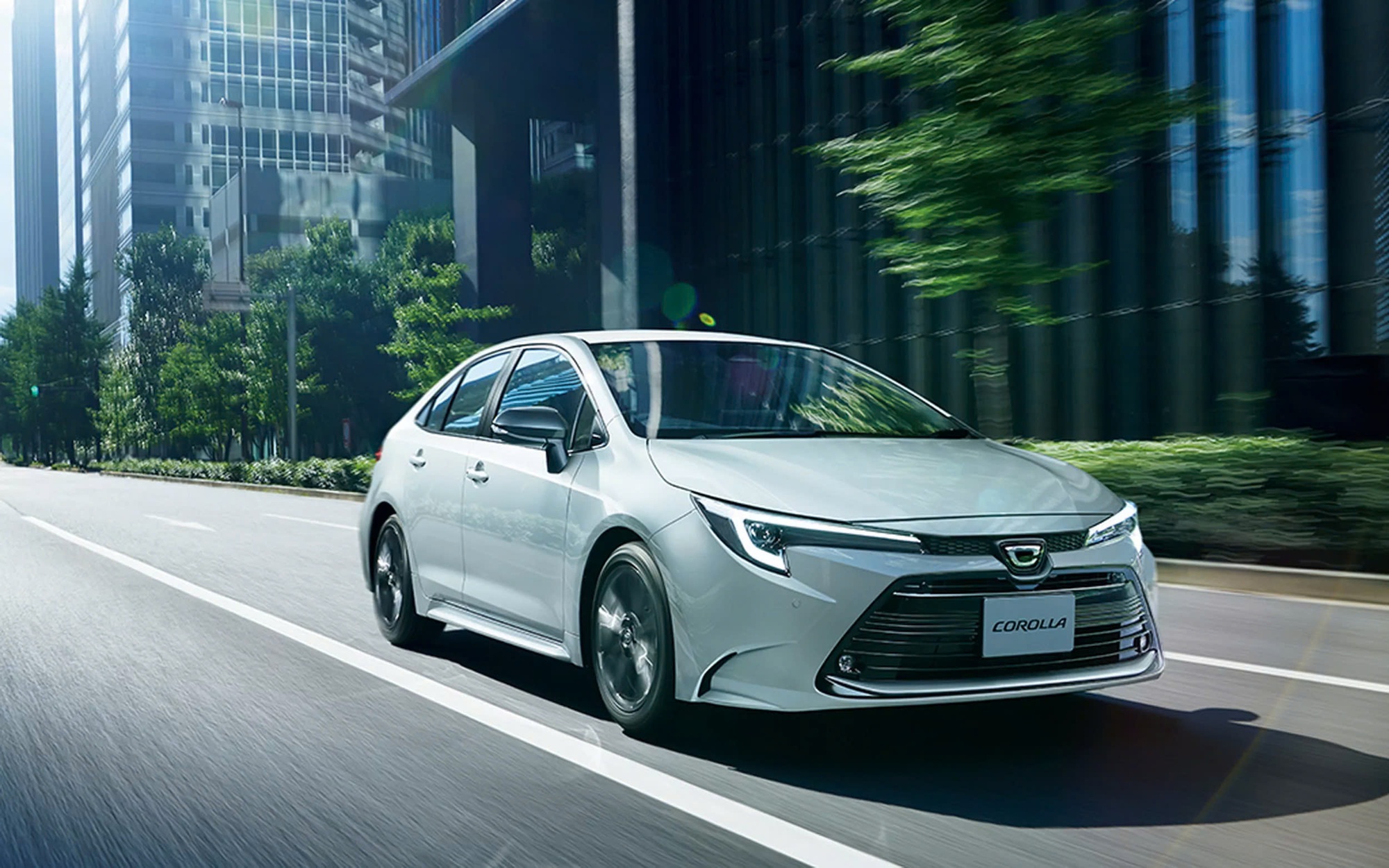 Toyota Corolla Altis 2025 ra mắt: Bỏ hẳn bản xăng, có bản 2 mô-tơ điện trước sau, thêm tính năng ADAS, giá quy đổi khiến người Việt 'phát thèm'- Ảnh 2. Toyota Corolla Altis 2025 ra mắt: Bỏ hẳn bản xăng, có bản 2 mô-tơ điện trước sau, thêm tính năng ADAS, giá quy đổi khiến người Việt 'phát thèm'- Ảnh 2.