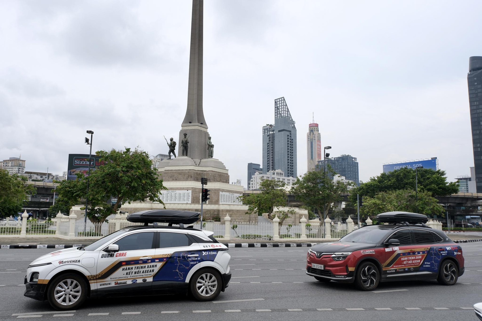 500 triệu đồng, 28 ngày, 8 người, 2 xe và những điều chưa kể về hành trình xuyên 6 nước Đông Nam Á bằng xe điện VinFast- Ảnh 3. 500 triệu đồng, 28 ngày, 8 người, 2 xe và những điều chưa kể về hành trình xuyên 6 nước Đông Nam Á bằng xe điện VinFast- Ảnh 3.