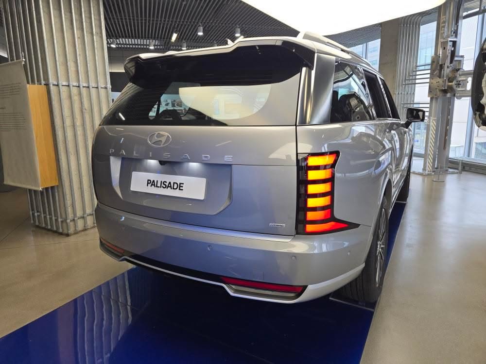Hyundai Palisade đời mới rục rịch ra mắt ĐNÁ: Giá dự kiến quy đổi từ 2 tỷ đồng, 3 phiên bản, chỉ có hybrid, có thể sớm về Việt Nam- Ảnh 6. Hyundai Palisade đời mới rục rịch ra mắt ĐNÁ: Giá dự kiến quy đổi từ 2 tỷ đồng, 3 phiên bản, chỉ có hybrid, có thể sớm về Việt Nam- Ảnh 6.