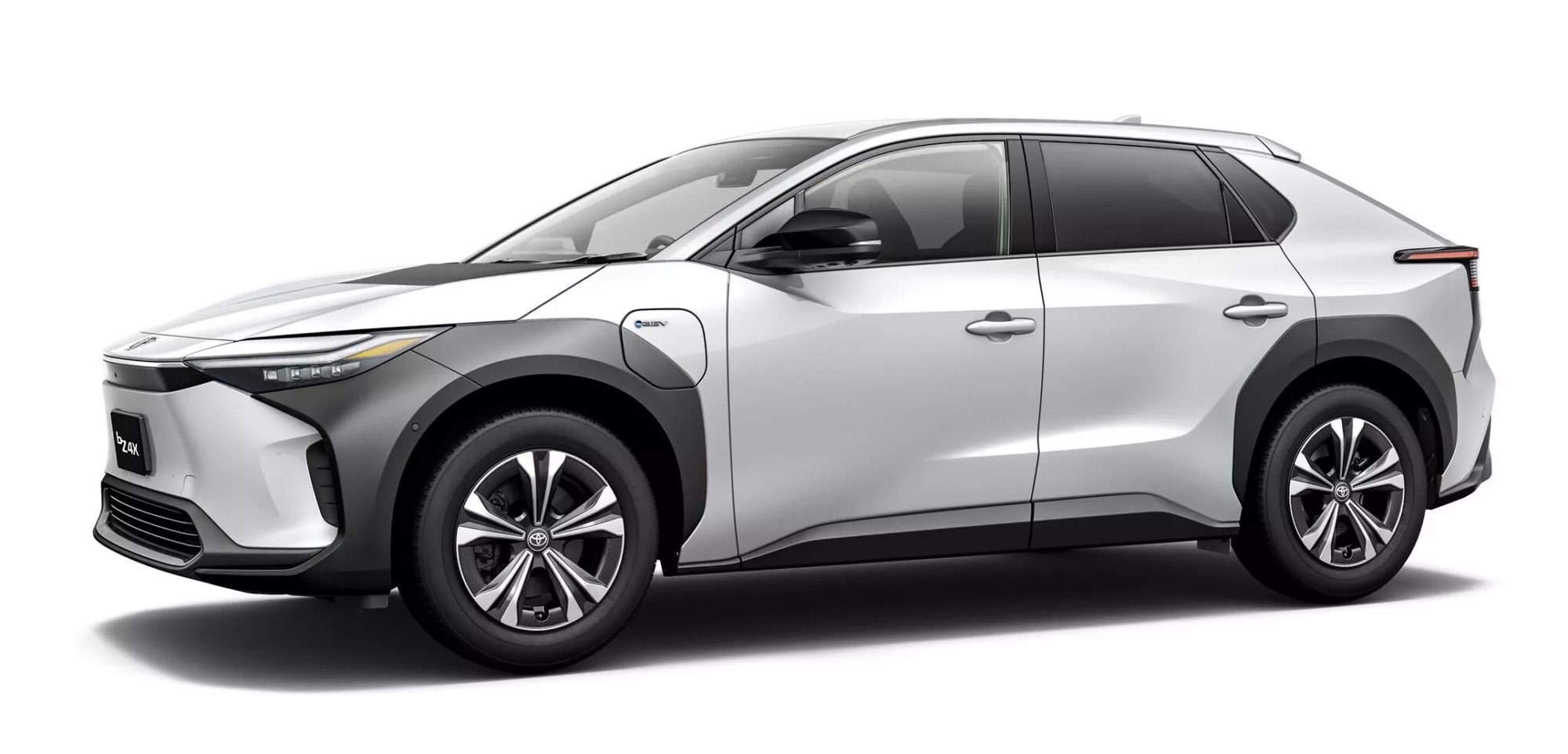 SUV điện Toyota từng về Việt Nam được nâng cấp: Đổi tên, tinh chỉnh thiết kế, mạnh tới 338 mã lực, 505km/sạc- Ảnh 2. SUV điện Toyota từng về Việt Nam được nâng cấp: Đổi tên, tinh chỉnh thiết kế, mạnh tới 338 mã lực, 505km/sạc- Ảnh 2.