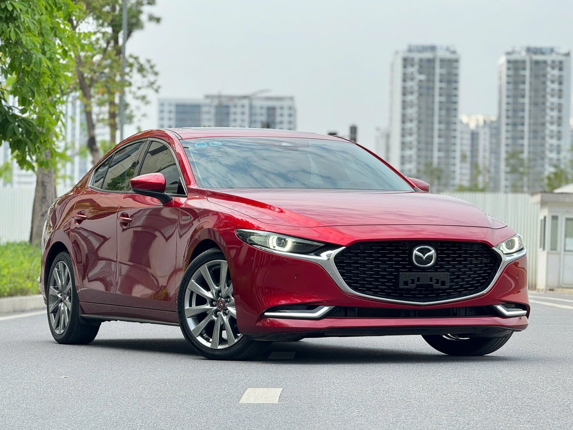 Mazda3 2020 rao bán gần 600 triệu: Gần đắt nhất thị trường, khó “đụng hàng”, chỉ có 40 chiếc toàn Việt Nam- Ảnh 2. Mazda3 2020 rao bán gần 600 triệu: Gần đắt nhất thị trường, khó “đụng hàng”, chỉ có 40 chiếc toàn Việt Nam- Ảnh 2.