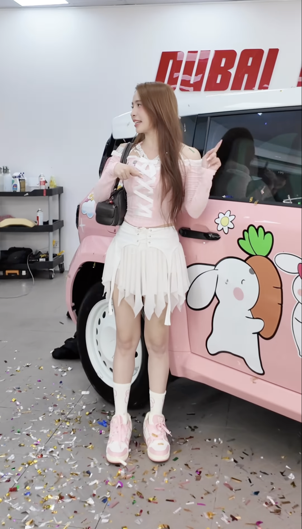 &lsquo;C&aacute; sấu ch&uacute;a&rsquo; Quỳnh Nga tậu VinFast VF 3 d&ugrave; đ&atilde; c&oacute; Mercedes C-Class, độ lại theo phong c&aacute;ch 'ngoan, xinh, y&ecirc;u' khiến CĐM trầm trồ- Ảnh 2.