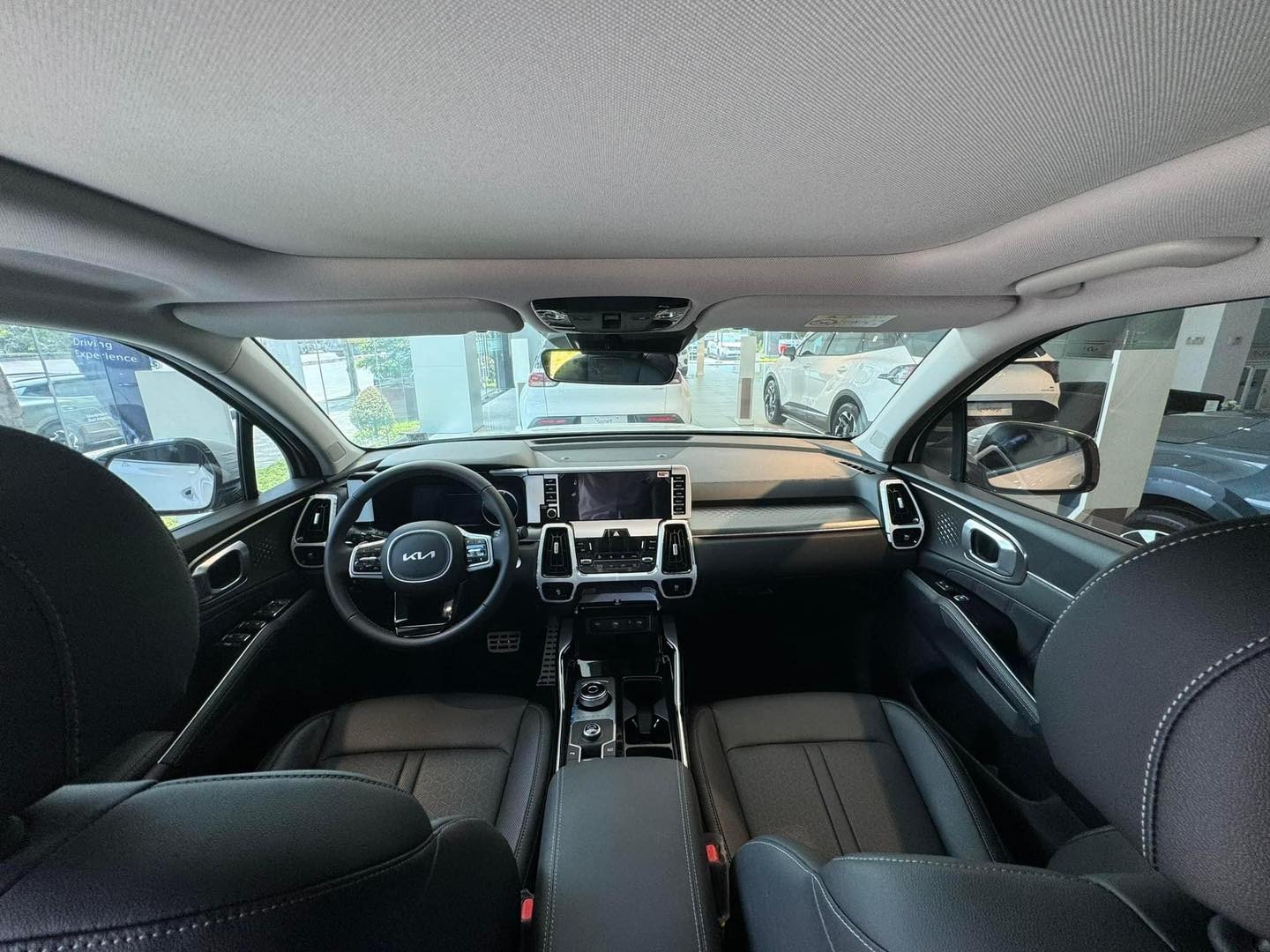 Giá Kia Sorento lần đầu giảm dưới mốc 900 triệu tại đại lý: Rẻ nhất phân khúc, ngang CX-5 bản tầm trung, dọn kho chờ bản mới sắp ra mắt- Ảnh 7. Giá Kia Sorento lần đầu giảm dưới mốc 900 triệu tại đại lý: Rẻ nhất phân khúc, ngang CX-5 bản tầm trung, dọn kho chờ bản mới sắp ra mắt- Ảnh 7.