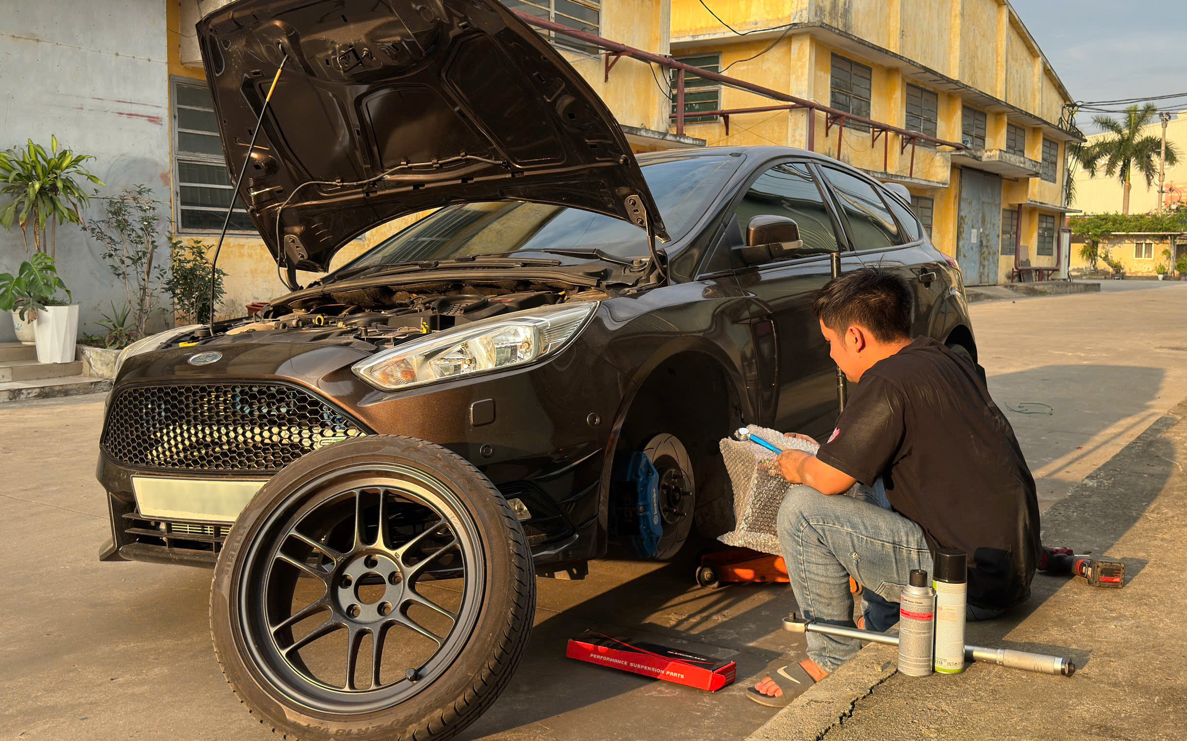 Tự độ hàng chục xe Nhật, Mỹ, Đức, ‘dân chơi’ 9X chia sẻ: ‘Với đồ Trung Quốc thì đừng ham rẻ mà nhận của ôi’- Ảnh 1.