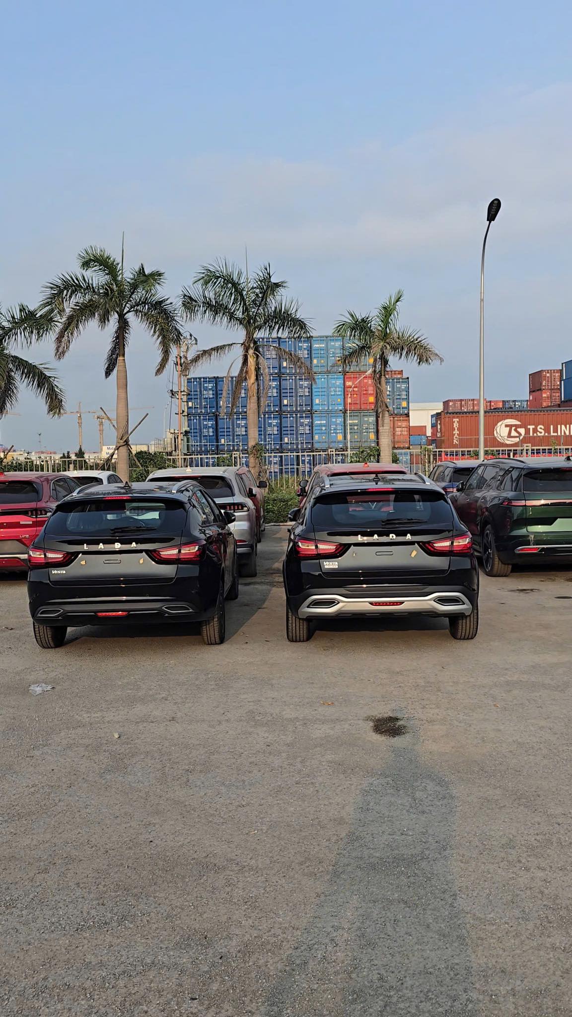 Lada của Nga có 'vua' doanh số 8 năm liên tiếp, bán 200.000 xe/năm: Đã đến Việt Nam, Vios, Accent lo sợ?- Ảnh 2. Lada của Nga có 'vua' doanh số 8 năm liên tiếp, bán 200.000 xe/năm: Đã đến Việt Nam, Vios, Accent lo sợ?- Ảnh 2.