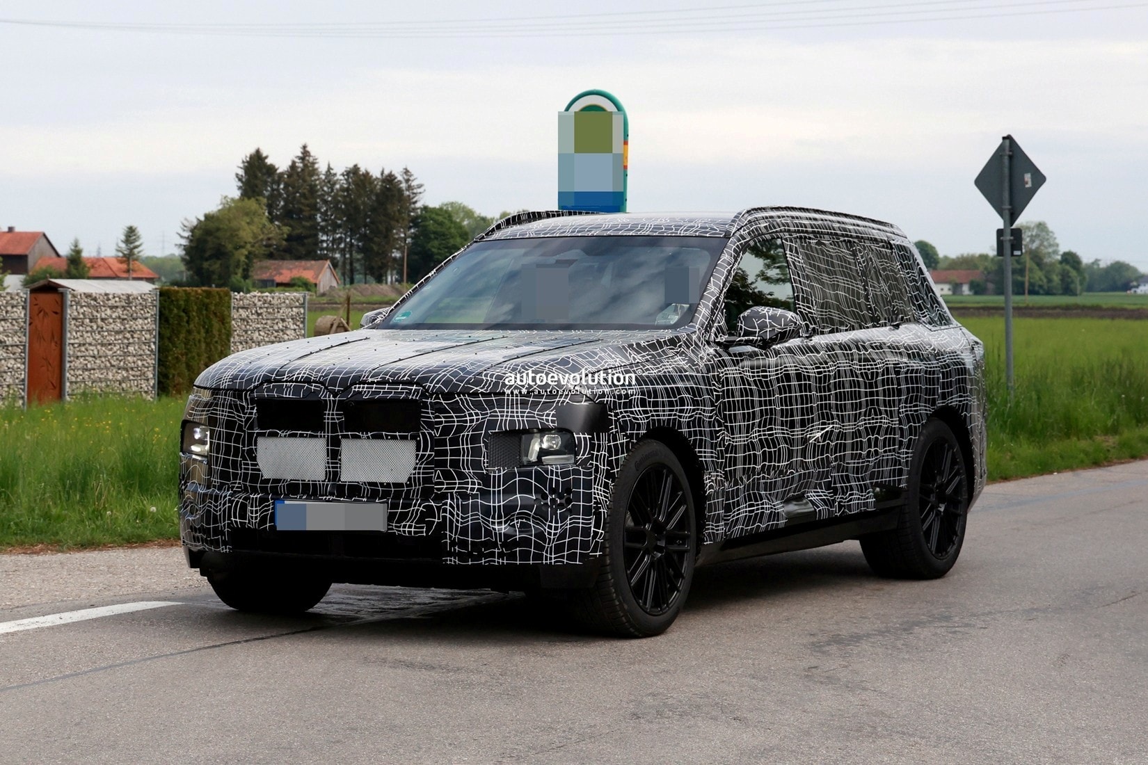 Ảnh phác họa BMW X7 thế hệ mới: Nội ngoại thất không 'phá cách' như đàn em X3 và X5, có thể thêm bản hybrid hoặc thuần điện- Ảnh 2. Ảnh phác họa BMW X7 thế hệ mới: Nội ngoại thất không 'phá cách' như đàn em X3 và X5, có thể thêm bản hybrid hoặc thuần điện- Ảnh 2.