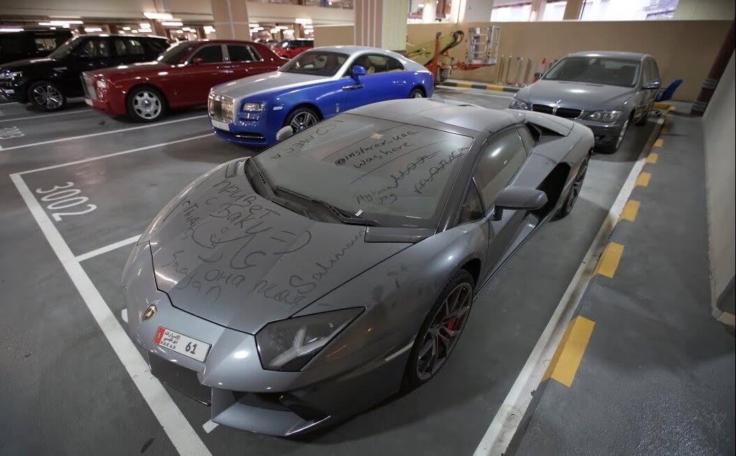 Bãi phụ tùng 'tháo xe' toàn Rolls-Royce, Bentley, Lamborghini, Ferrari... cho người chơi siêu xe 'hệ tiết kiệm'- Ảnh 6. Bãi phụ tùng 'tháo xe' toàn Rolls-Royce, Bentley, Lamborghini, Ferrari... cho người chơi siêu xe 'hệ tiết kiệm'- Ảnh 6.