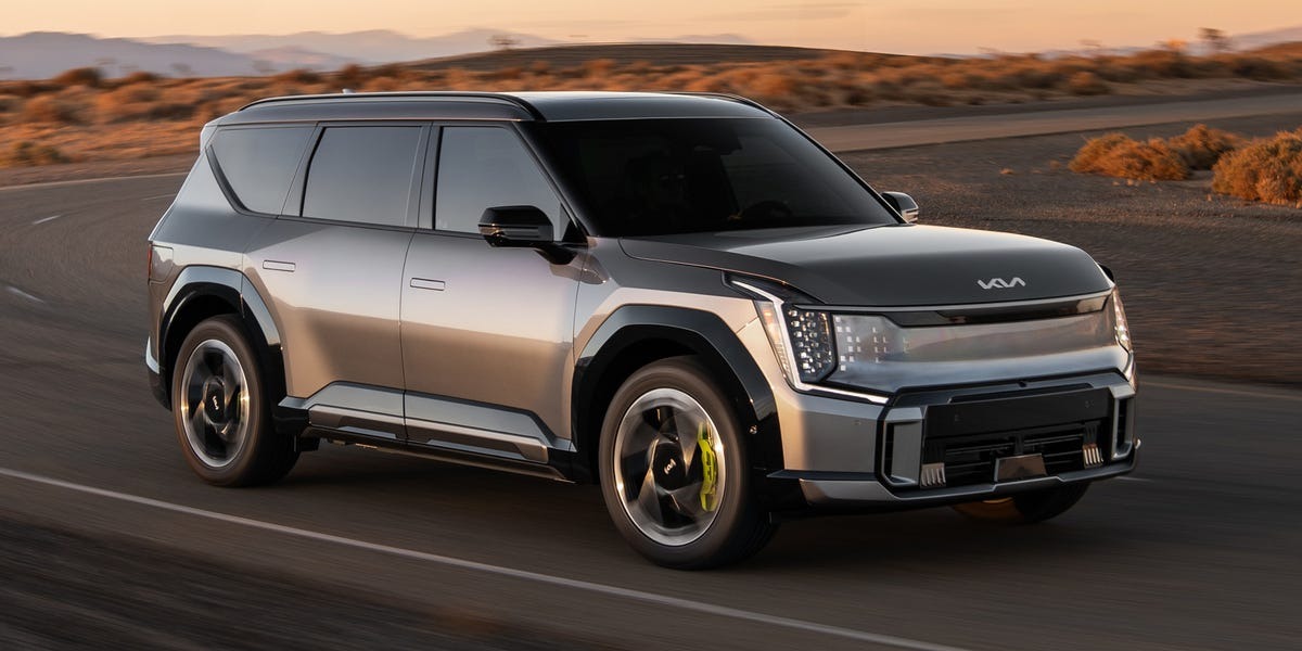 Thêm thông tin Kia Sorento thế hệ mới: Thiết kế hoàn toàn mới, màn hình cong đôi, bỏ máy dầu, thêm bản PHEV, ra mắt năm sau- Ảnh 2. Thêm thông tin Kia Sorento thế hệ mới: Thiết kế hoàn toàn mới, màn hình cong đôi, bỏ máy dầu, thêm bản PHEV, ra mắt năm sau- Ảnh 2.