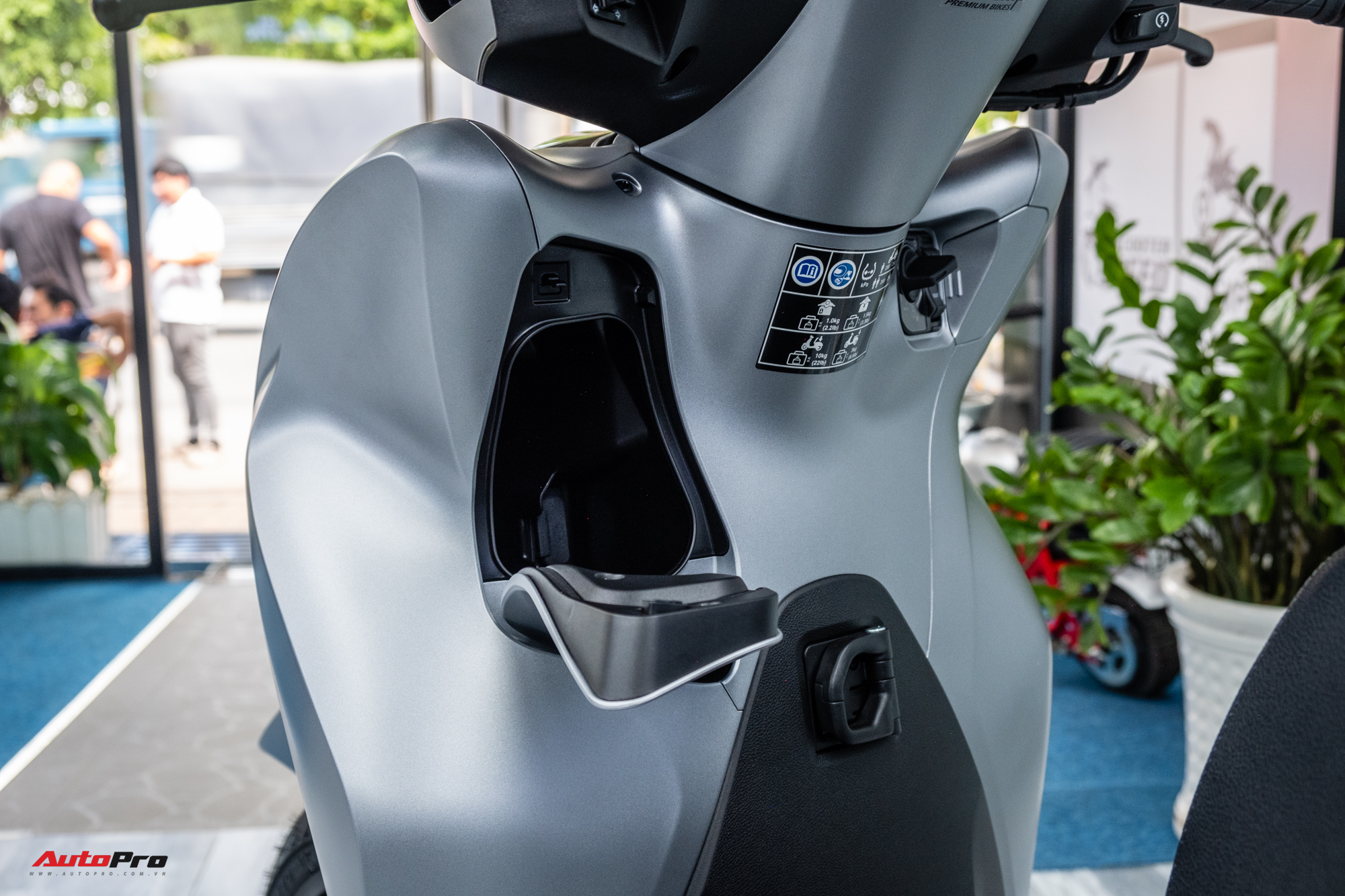 Lô Honda SH 350i 2025 nhập Ý đầu tiên về Việt Nam: Giá nước ngoài từ 174 triệu, bản tương tự ở Việt Nam chỉ 151 triệu đồng- Ảnh 11.