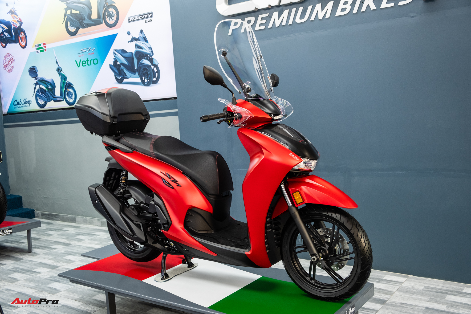 Lô Honda SH 350i 2025 nhập Ý đầu tiên về Việt Nam: Giá nước ngoài từ 174 triệu, bản tương tự ở Việt Nam chỉ 151 triệu đồng- Ảnh 15.
