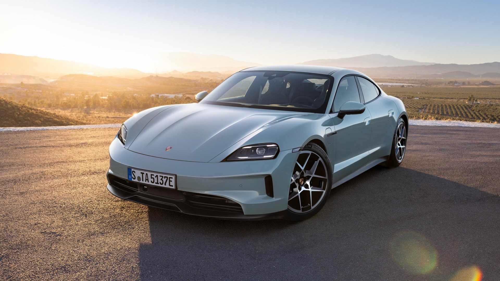 Porsche đang 'ăn trái đắng' khi quá kỳ vọng vào xe điện: Kế hoạch 718 và SUV thuần điện mới bị hoãn- Ảnh 2. Porsche đang 'ăn trái đắng' khi quá kỳ vọng vào xe điện: Kế hoạch 718 và SUV thuần điện mới bị hoãn- Ảnh 2.