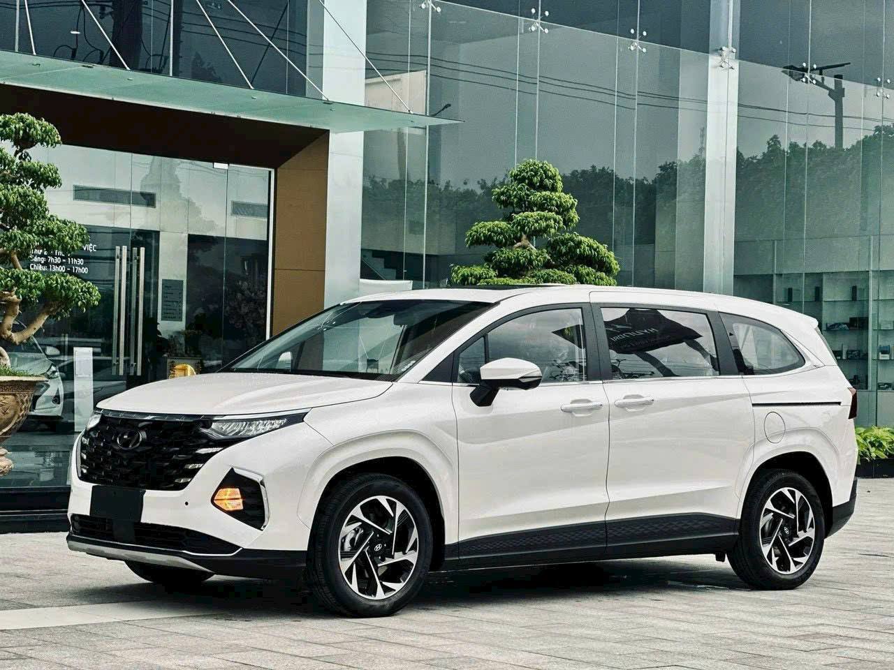 Kia Carnival máy dầu giảm tới 80 triệu: Bản tiêu chuẩn vẫn đắt hơn Custin cao nhất, nhưng con số này cho thấy người Việt mua xe không chỉ vì giá- Ảnh 3. Kia Carnival máy dầu giảm tới 80 triệu: Bản tiêu chuẩn vẫn đắt hơn Custin cao nhất, nhưng con số này cho thấy người Việt mua xe không chỉ vì giá- Ảnh 3.