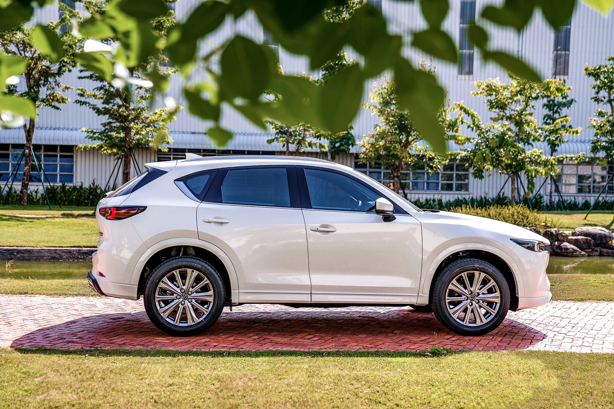 Mazda CX-5 tạo cú hích doanh số, chuyên gia gọi tên 3 ‘điểm chạm’ đúng nhu cầu khách Việt- Ảnh 2.