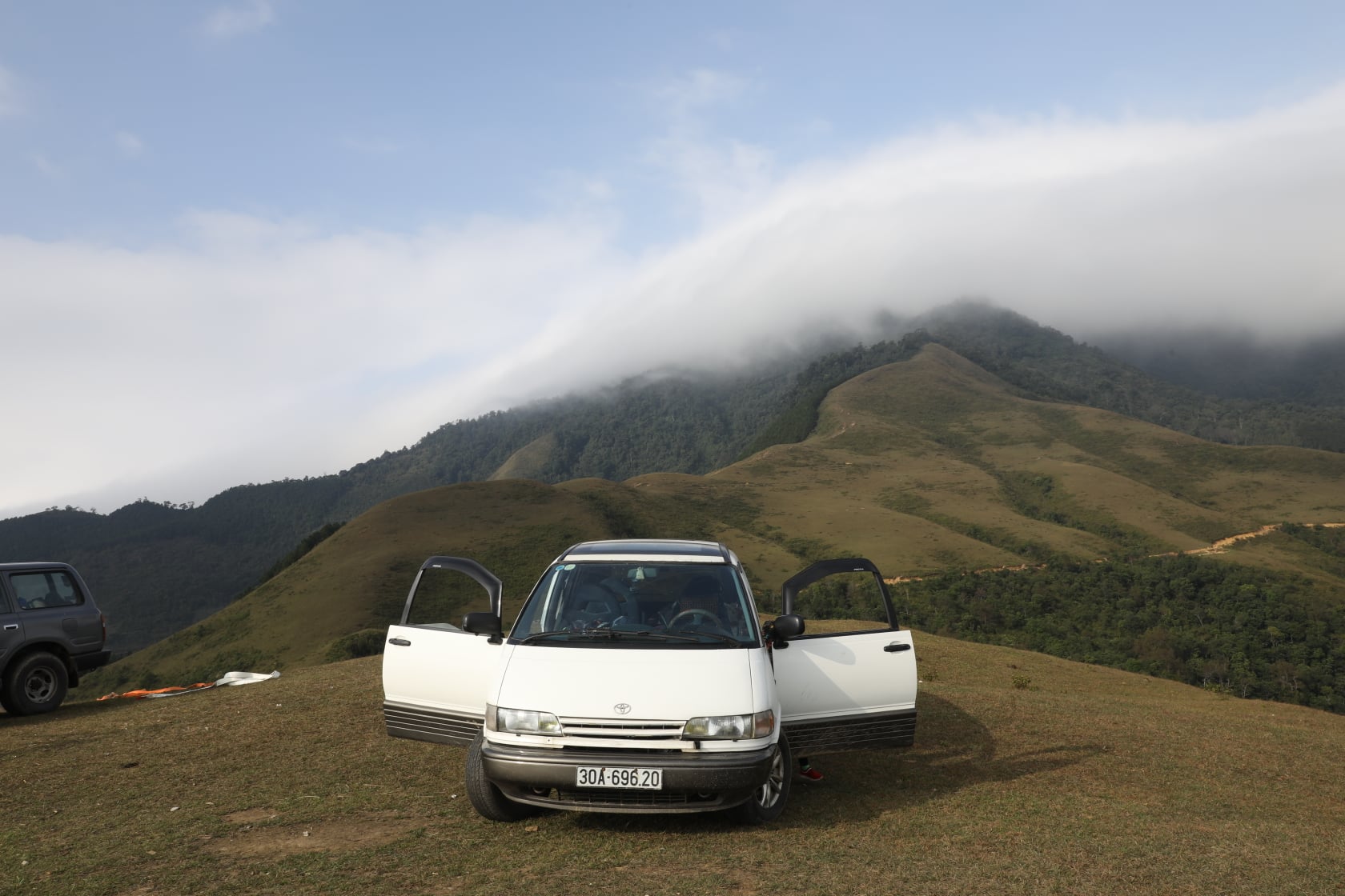 Đem Toyota Previa 35 năm tuổi lên rừng, xuống biển, chủ xe chia sẻ: ‘Biết chăm thì đi bao nhiêu, đời sâu mấy cũng chạy tốt’- Ảnh 8.
