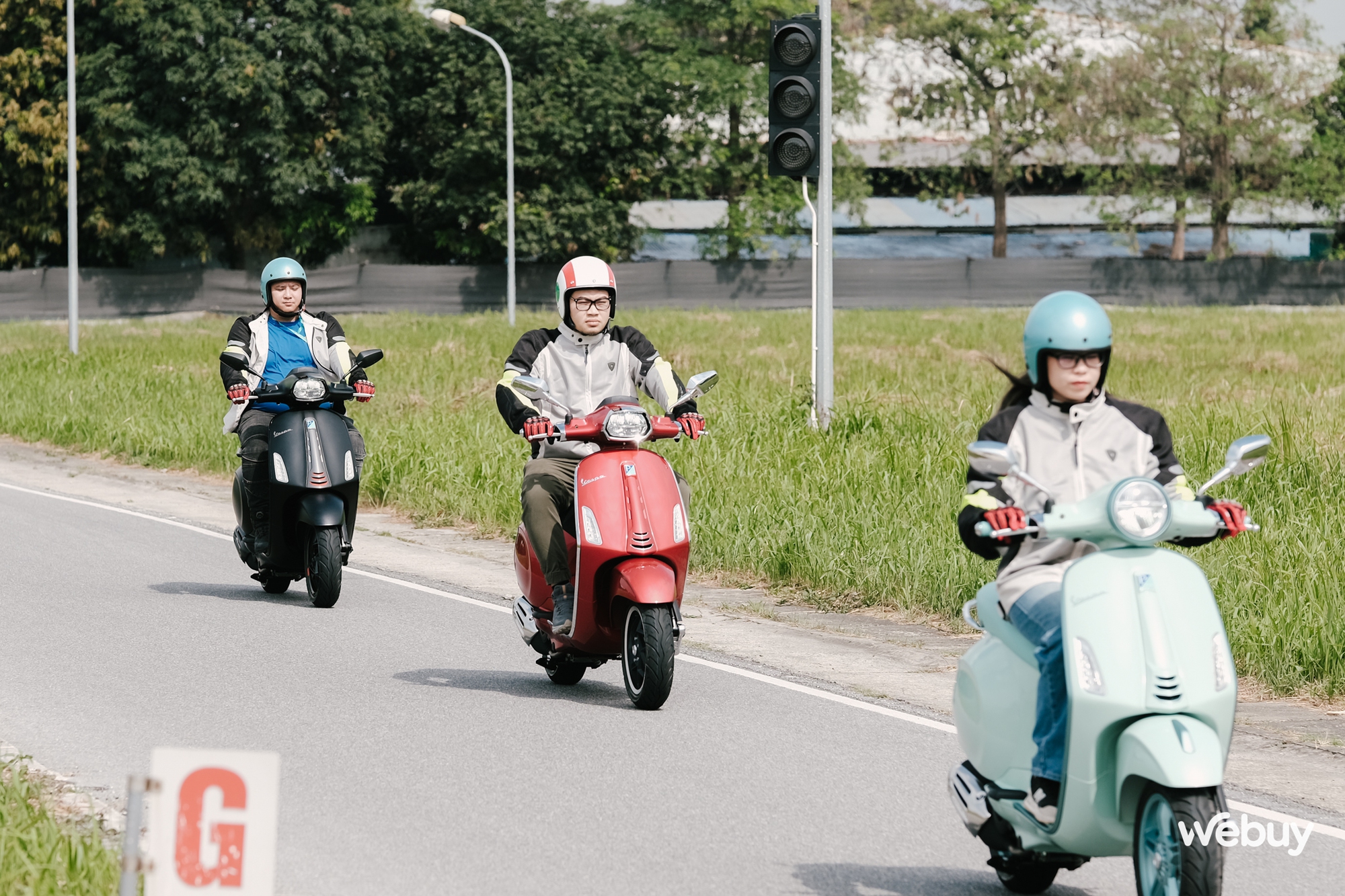 Ghé thăm nhà máy Piaggio top đầu thế giới, trải nghiệm xe: Vespa Primavera êm ái cho phái nữ, Sprint bốc mạnh cho người mê thể thao- Ảnh 16. Ghé thăm nhà máy Piaggio top đầu thế giới, trải nghiệm xe: Vespa Primavera êm ái cho phái nữ, Sprint bốc mạnh cho người mê thể thao- Ảnh 16.