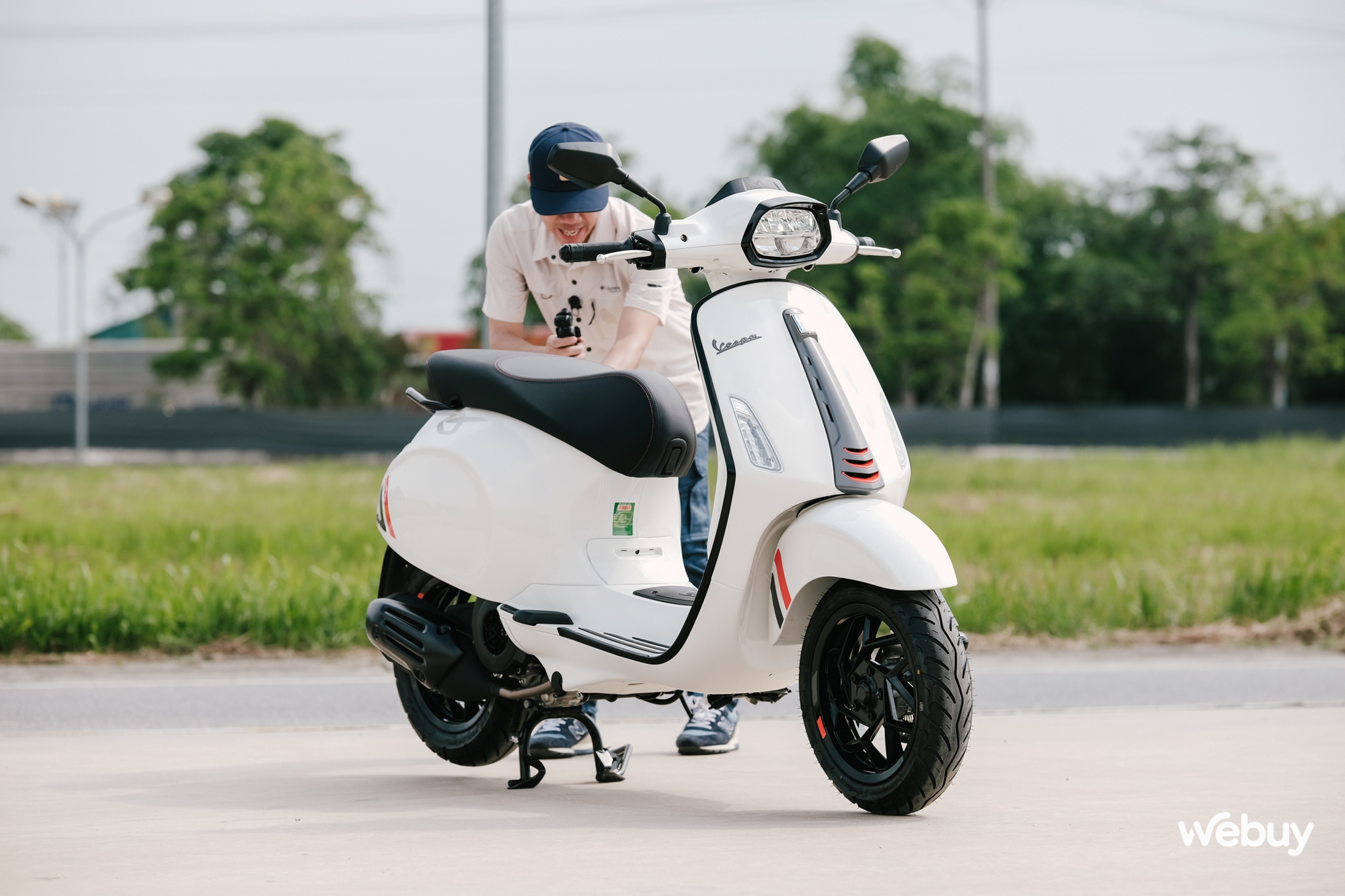 Ghé thăm nhà máy Piaggio top đầu thế giới, trải nghiệm xe: Vespa Primavera êm ái cho phái nữ, Sprint bốc mạnh cho người mê thể thao- Ảnh 9. Ghé thăm nhà máy Piaggio top đầu thế giới, trải nghiệm xe: Vespa Primavera êm ái cho phái nữ, Sprint bốc mạnh cho người mê thể thao- Ảnh 9.