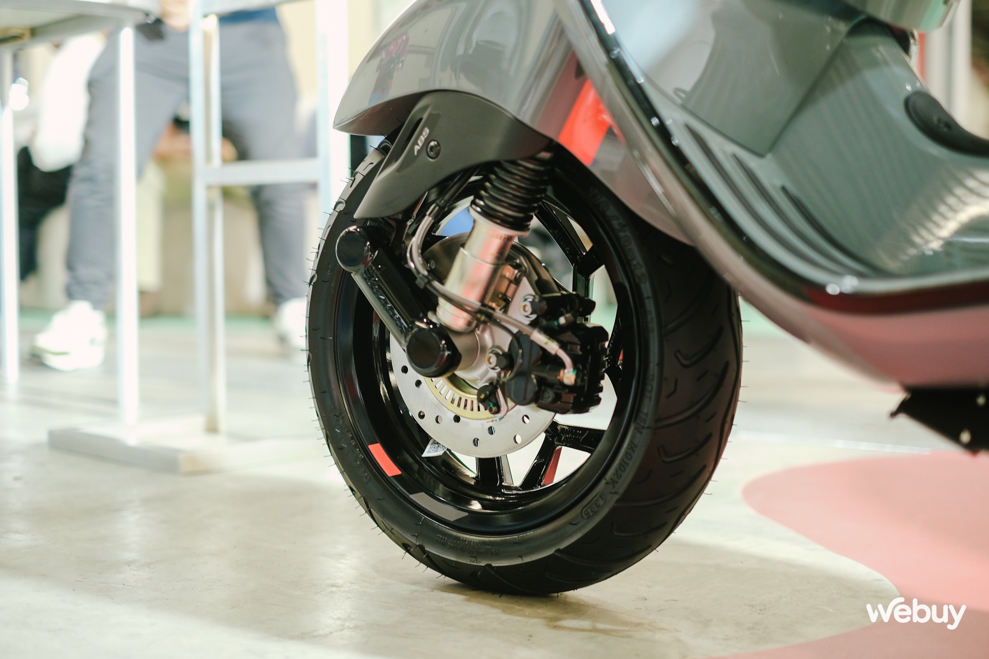 Ghé thăm nhà máy Piaggio top đầu thế giới, trải nghiệm xe: Vespa Primavera êm ái cho phái nữ, Sprint bốc mạnh cho người mê thể thao- Ảnh 25. Ghé thăm nhà máy Piaggio top đầu thế giới, trải nghiệm xe: Vespa Primavera êm ái cho phái nữ, Sprint bốc mạnh cho người mê thể thao- Ảnh 25.