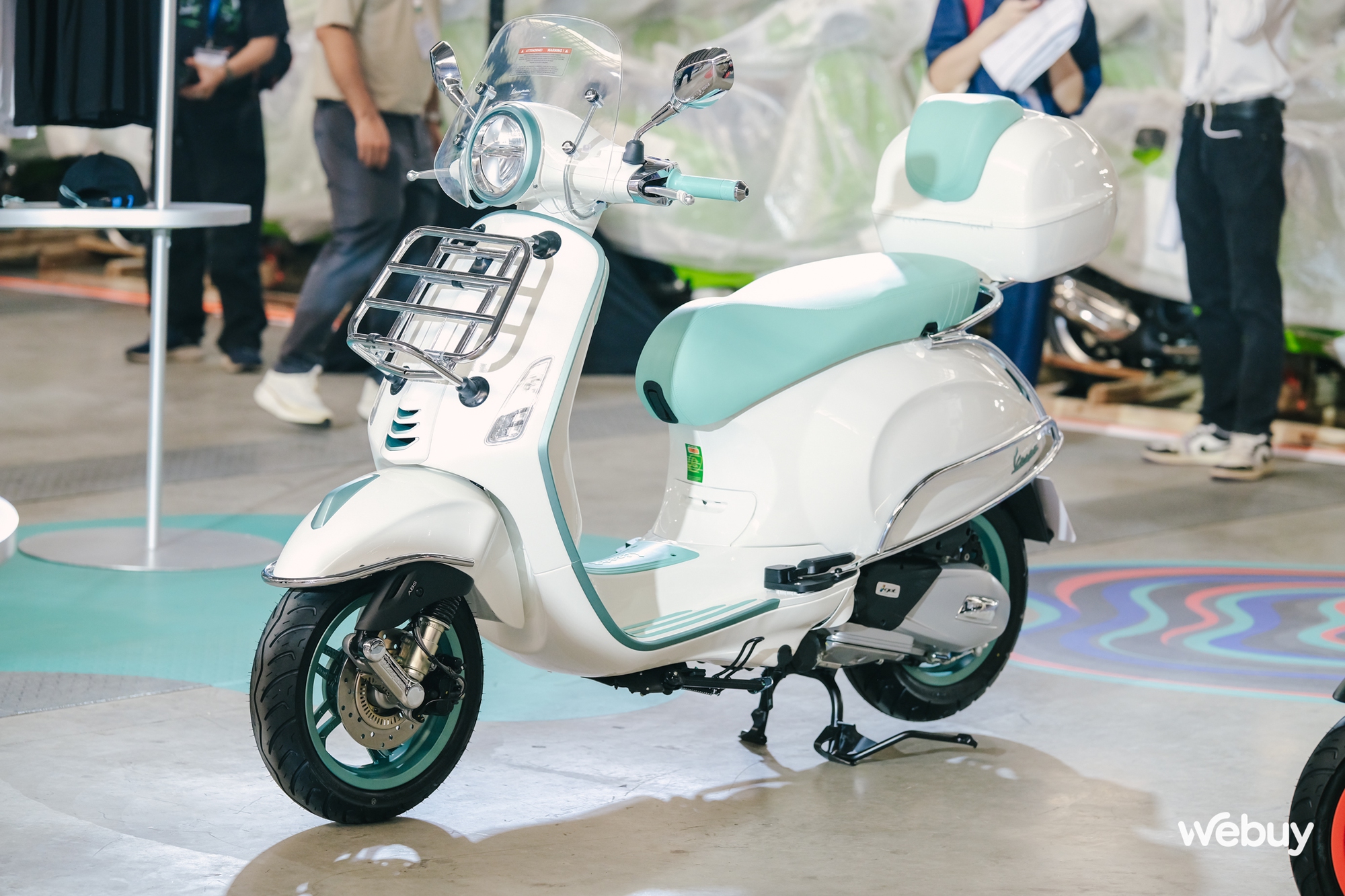 Ghé thăm nhà máy Piaggio top đầu thế giới, trải nghiệm xe: Vespa Primavera êm ái cho phái nữ, Sprint bốc mạnh cho người mê thể thao- Ảnh 5. Ghé thăm nhà máy Piaggio top đầu thế giới, trải nghiệm xe: Vespa Primavera êm ái cho phái nữ, Sprint bốc mạnh cho người mê thể thao- Ảnh 5.
