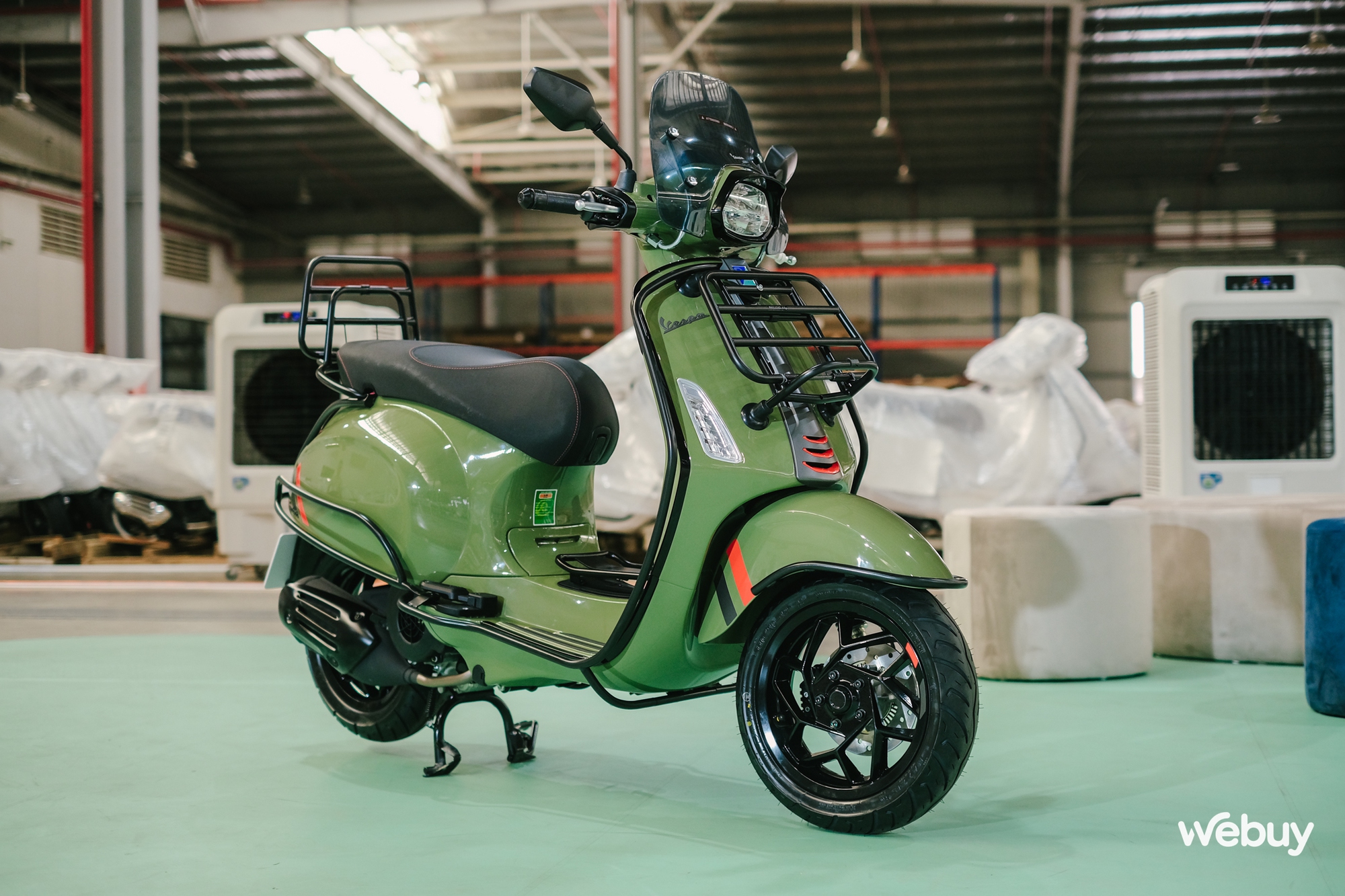 Ghé thăm nhà máy Piaggio top đầu thế giới, trải nghiệm xe: Vespa Primavera êm ái cho phái nữ, Sprint bốc mạnh cho người mê thể thao- Ảnh 3. Ghé thăm nhà máy Piaggio top đầu thế giới, trải nghiệm xe: Vespa Primavera êm ái cho phái nữ, Sprint bốc mạnh cho người mê thể thao- Ảnh 3.
