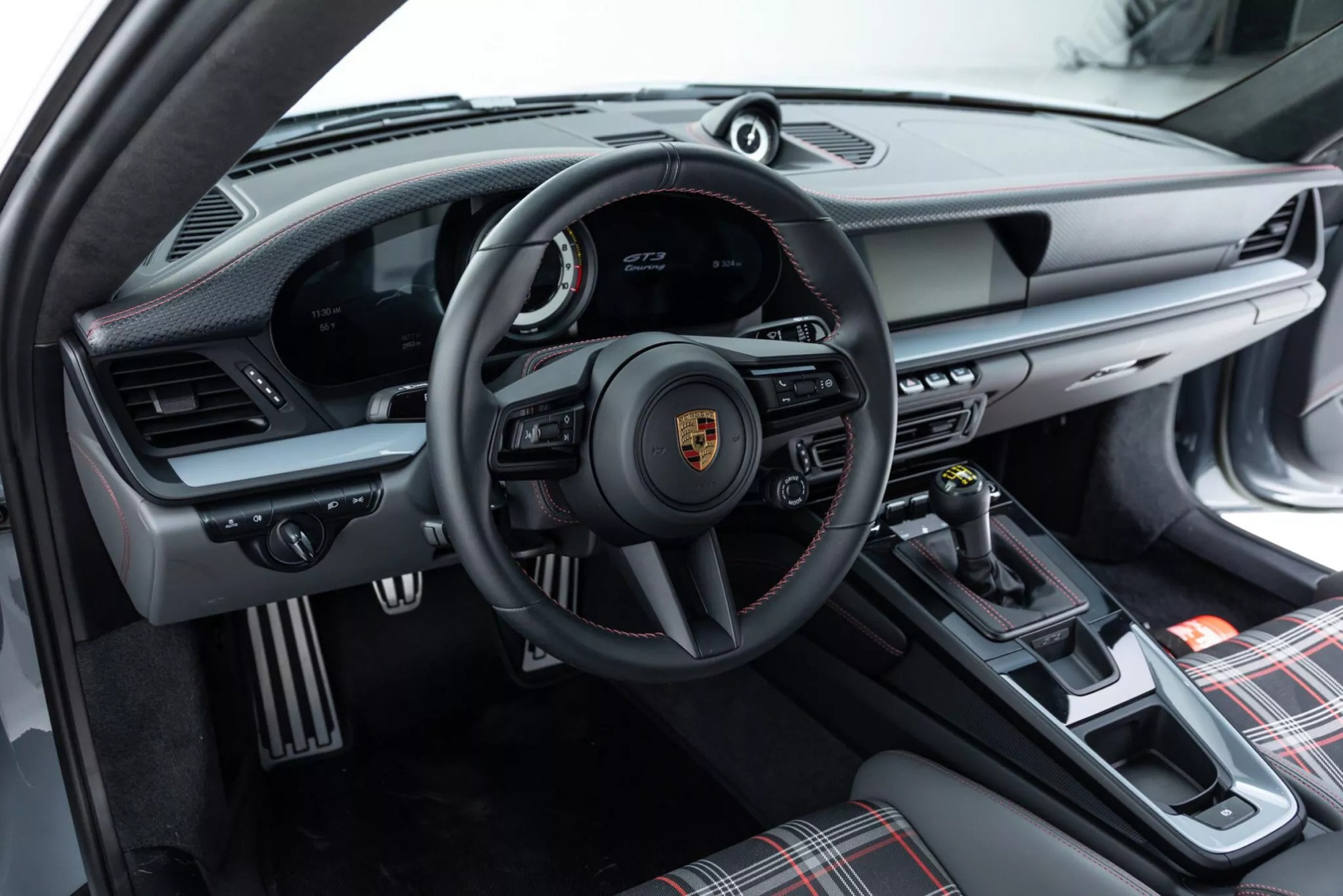 Chiếc Porsche bị đâm, sửa hết hơn 800 triệu đồng nhưng bán lại đắt hơn xe mới, lý do đến từ một số chi tiết hàng thửa- Ảnh 4. Chiếc Porsche bị đâm, sửa hết hơn 800 triệu đồng nhưng bán lại đắt hơn xe mới, lý do đến từ một số chi tiết hàng thửa- Ảnh 4.