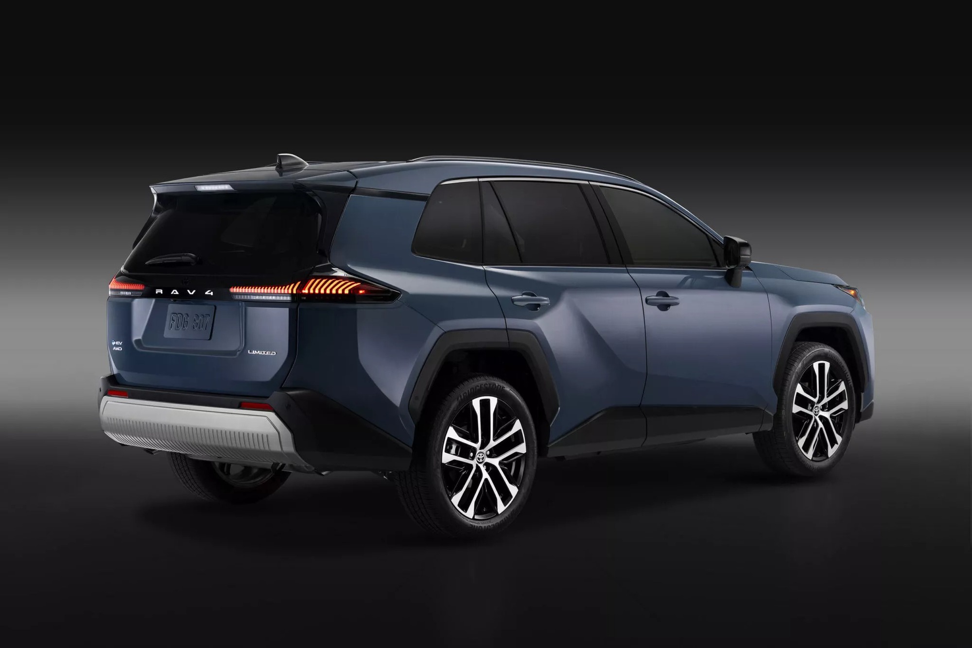 Toyota RAV4 thế hệ mới ra mắt: Đấu Honda CR-V bằng màn lớn, chỉ còn hybrid, mạnh tới 320 mã lực, chạy không xăng 80km/sạc- Ảnh 14. Toyota RAV4 thế hệ mới ra mắt: Đấu Honda CR-V bằng màn lớn, chỉ còn hybrid, mạnh tới 320 mã lực, chạy không xăng 80km/sạc- Ảnh 14.