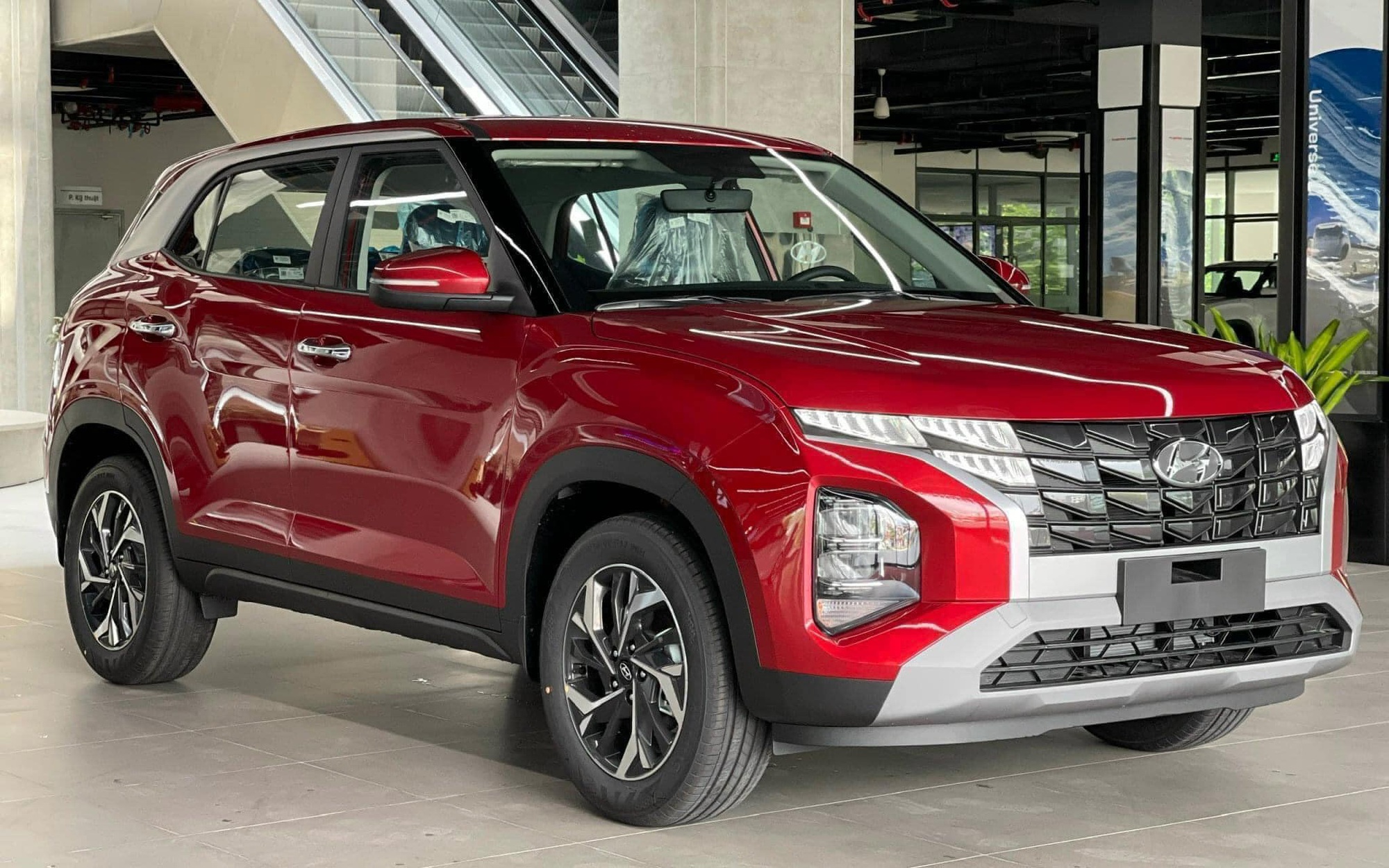 Đều được giảm giá nhưng tình cảnh thì trái ngược: Creta lần đầu vượt 1.000 xe, Xforce lần đầu rời top 10 bán xe xăng dầu bán chạy trong năm- Ảnh 2. Đều được giảm giá nhưng tình cảnh thì trái ngược: Creta lần đầu vượt 1.000 xe, Xforce lần đầu rời top 10 bán xe xăng dầu bán chạy trong năm- Ảnh 2.