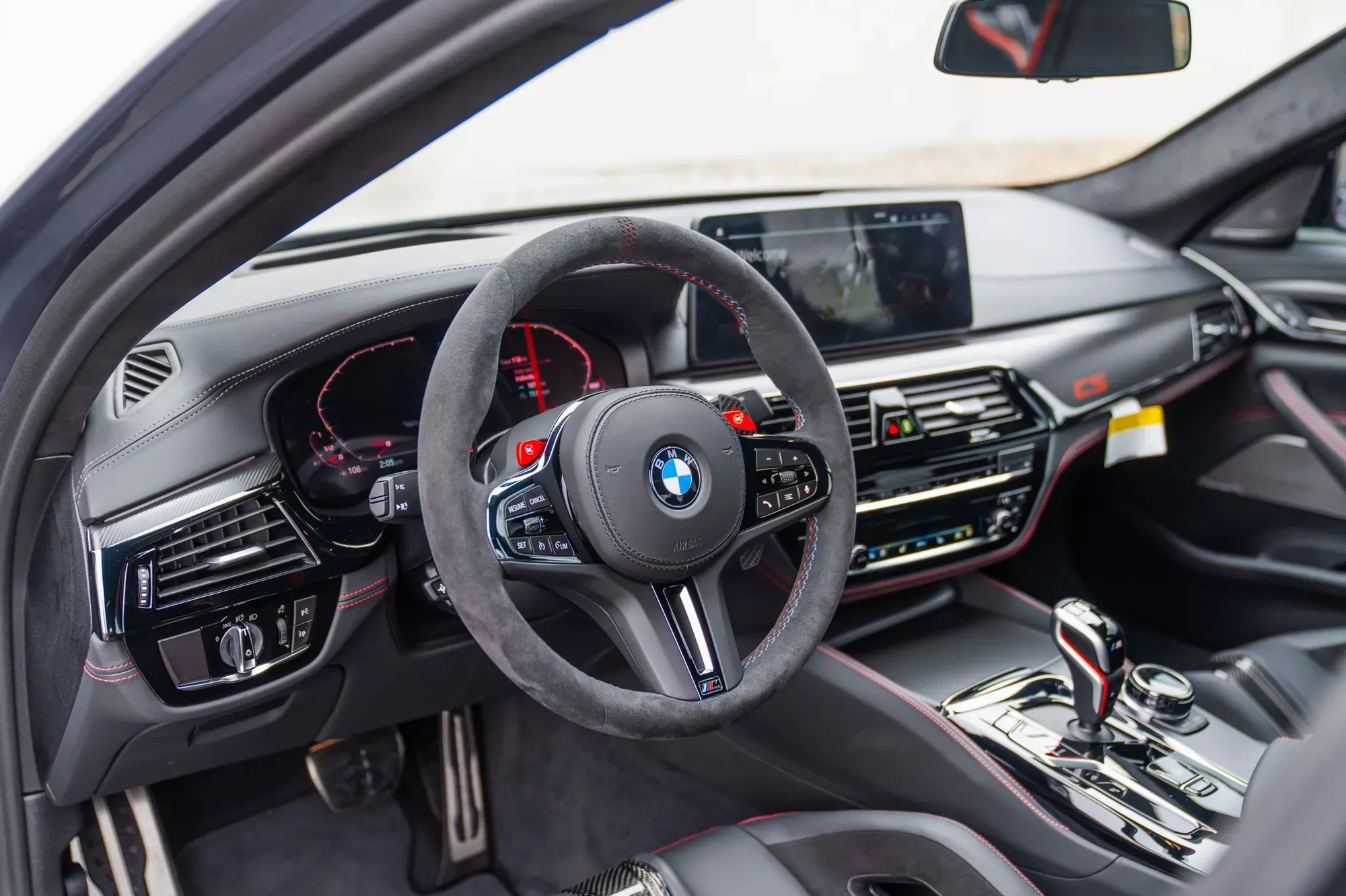 Chiếc BMW M5 2022 này bán lại đắt hơn mua mới 1,35 tỷ đồng: Odo chưa đến 190km, nội ngoại thất mới tinh, da ghế chưa kịp nhăn- Ảnh 4. Chiếc BMW M5 2022 này bán lại đắt hơn mua mới 1,35 tỷ đồng: Odo chưa đến 190km, nội ngoại thất mới tinh, da ghế chưa kịp nhăn- Ảnh 4.