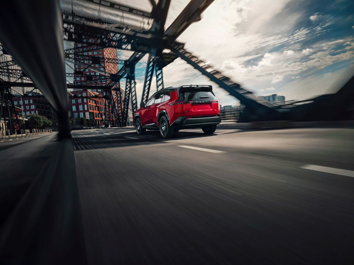Toyota RAV4 GR Sport 2026 ra mắt tại Mỹ với phong cách mạnh mẽ- Ảnh 3.