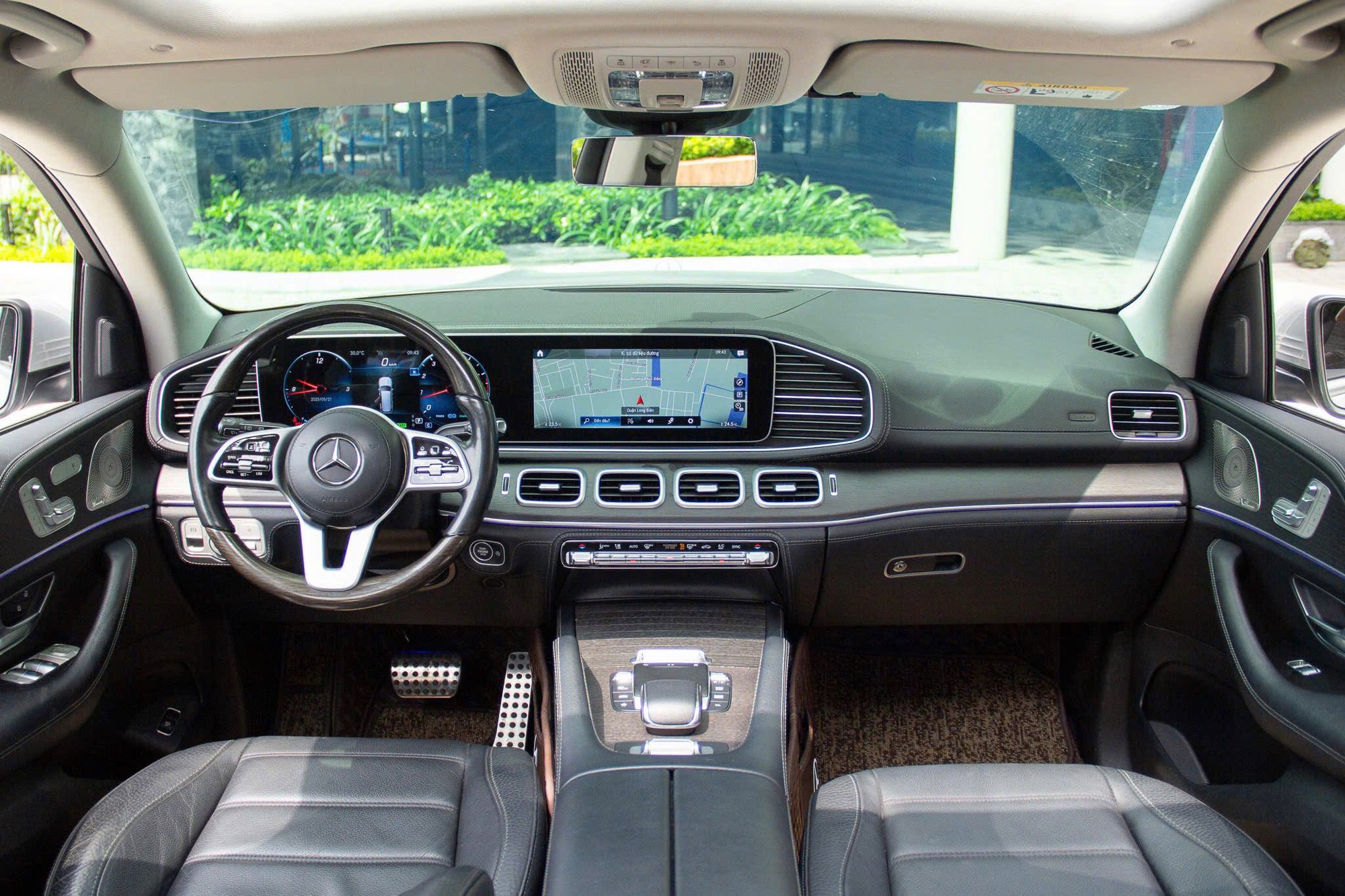 Chiếc xe trông giống Mercedes-Maybach GLS 600 này có giá bán lại gần 3,8 tỷ đồng: Chủ cũ độ nhiều chi tiết nhưng chừa lại nội thất 'zin'- Ảnh 8. Chiếc xe trông giống Mercedes-Maybach GLS 600 này có giá bán lại gần 3,8 tỷ đồng: Chủ cũ độ nhiều chi tiết nhưng chừa lại nội thất 'zin'- Ảnh 8.