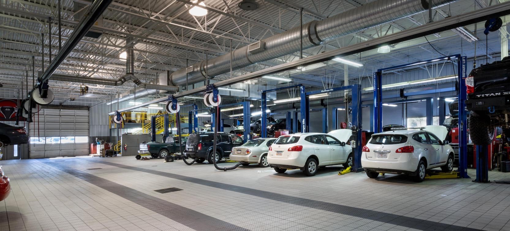 Xe Nissan được nâng bảo hành lên 10 năm, người dùng xe cũ cũng hưởng lợi nhưng phải làm thêm một thủ tục- Ảnh 2. Xe Nissan được nâng bảo hành lên 10 năm, người dùng xe cũ cũng hưởng lợi nhưng phải làm thêm một thủ tục- Ảnh 2.