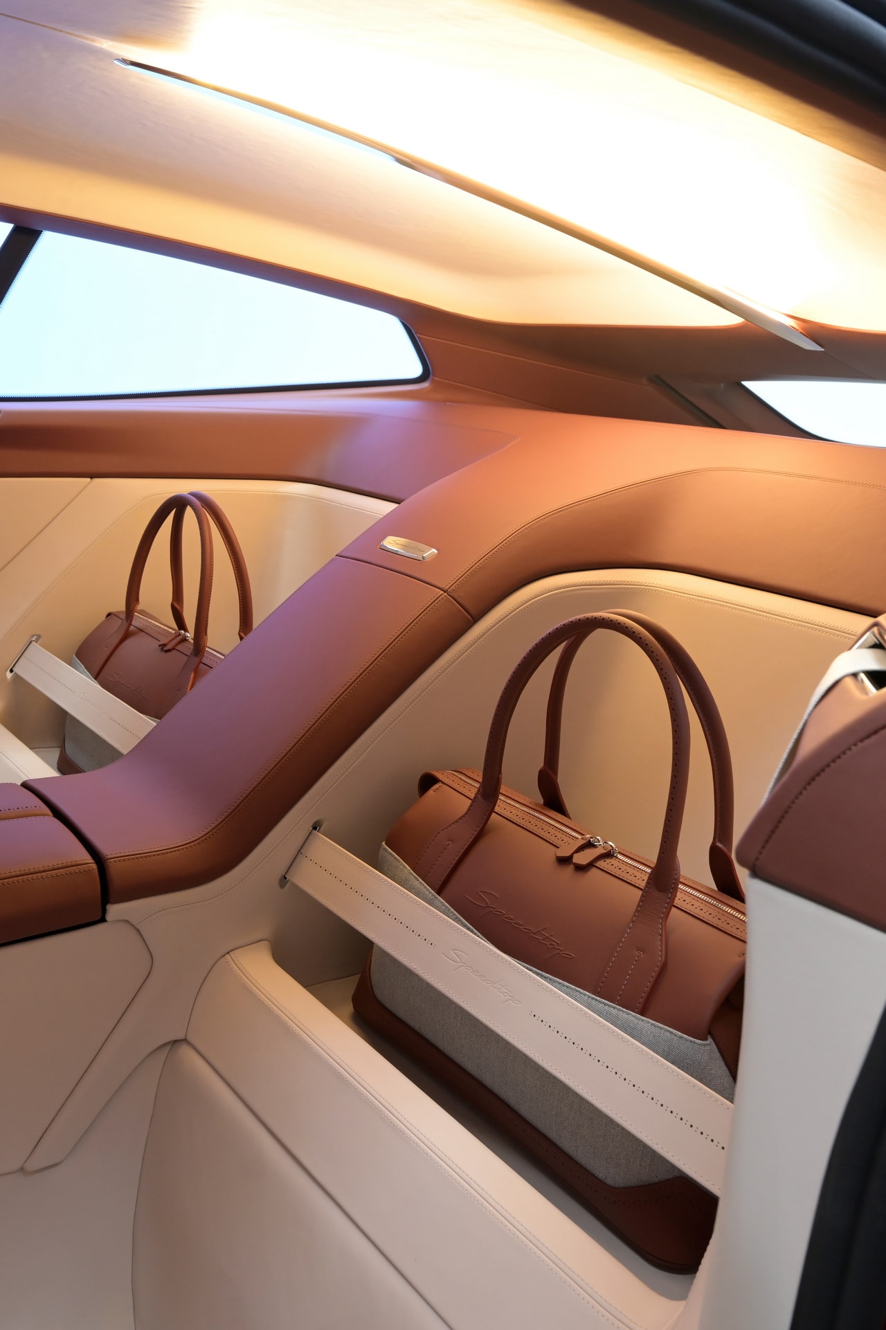BMW Speedtop ra mắt: Giá đồn đoán hơn 13 tỷ đồng, bản concept 'không giống xe nào trên thị trường', chỉ 70 chiếc toàn thế giới- Ảnh 16. BMW Speedtop ra mắt: Giá đồn đoán hơn 13 tỷ đồng, bản concept 'không giống xe nào trên thị trường', chỉ 70 chiếc toàn thế giới- Ảnh 16.