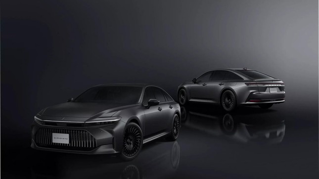 Toyota Crown ra phiên bản đặc biệt hai tông màu như Maybach- Ảnh 10.