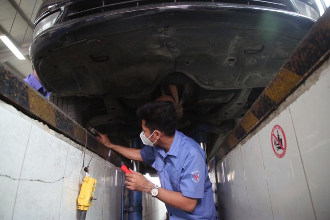 Đã nộp phạt vi phạm giao thông nhưng vẫn bị từ chối đăng kiểm, người dân cần làm gì?- Ảnh 1. Đã nộp phạt vi phạm giao thông nhưng vẫn bị từ chối đăng kiểm, người dân cần làm gì?- Ảnh 1.