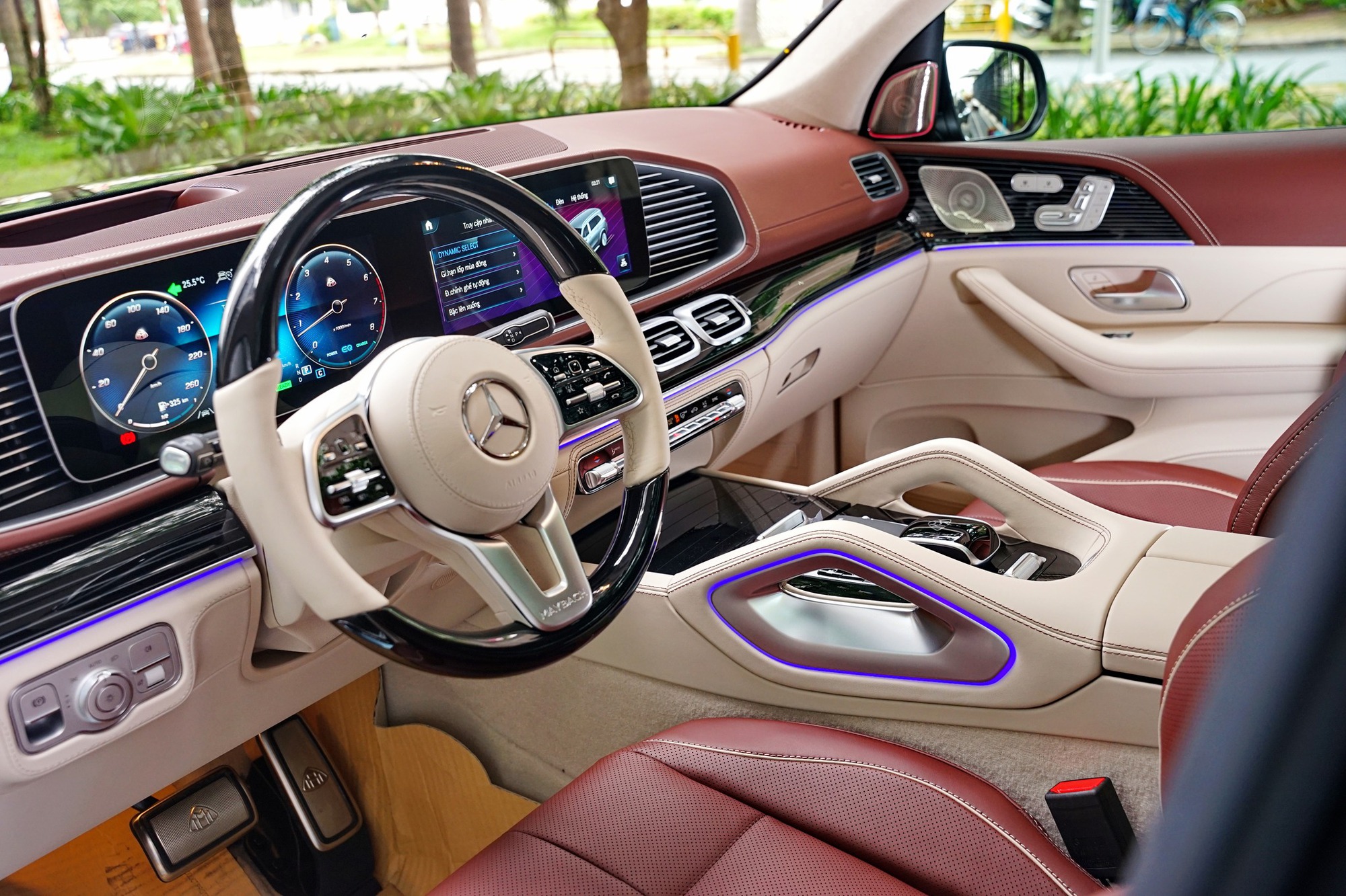 Cận cảnh Mercedes-Maybach GLS 480 hiếm ở đại lý: Riêng tiền chọn màu sơn thừa mua Mazda CX-5 bản cao nhất- Ảnh 9. Cận cảnh Mercedes-Maybach GLS 480 hiếm ở đại lý: Riêng tiền chọn màu sơn thừa mua Mazda CX-5 bản cao nhất- Ảnh 9.