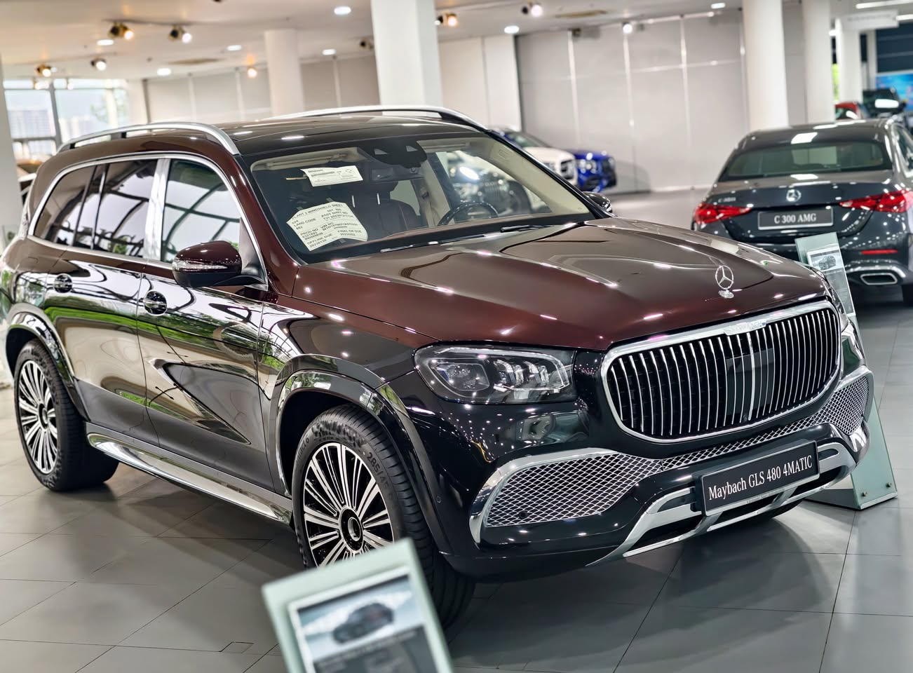 Cận cảnh Mercedes-Maybach GLS 480 hiếm ở đại lý: Riêng tiền chọn màu sơn thừa mua Mazda CX-5 bản cao nhất- Ảnh 2. Cận cảnh Mercedes-Maybach GLS 480 hiếm ở đại lý: Riêng tiền chọn màu sơn thừa mua Mazda CX-5 bản cao nhất- Ảnh 2.