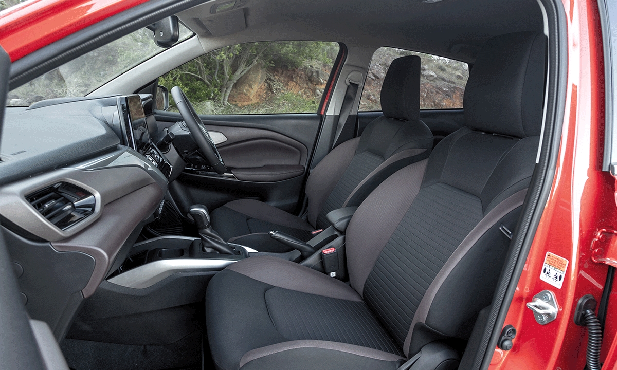 Báo nước ngoài đánh giá Suzuki Fronx sau 6 tháng lái thử: SUV nhỏ nhiều tiện nghi, lái số tự động không hay bằng số sàn, cố mãi vẫn ăn xăng hơn 6 lít/100km- Ảnh 5.